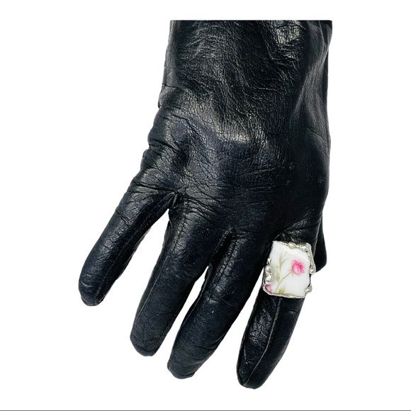 Handcrafted Broken China Ring with Soft Solder Silver and An Antique Pink Rose Cup - Image 11