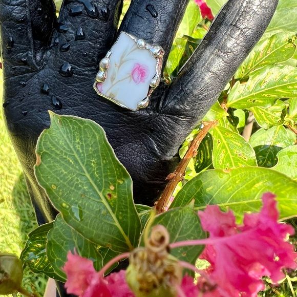 Handcrafted Broken China Ring with Soft Solder Silver and An Antique Pink Rose Cup - Image 12