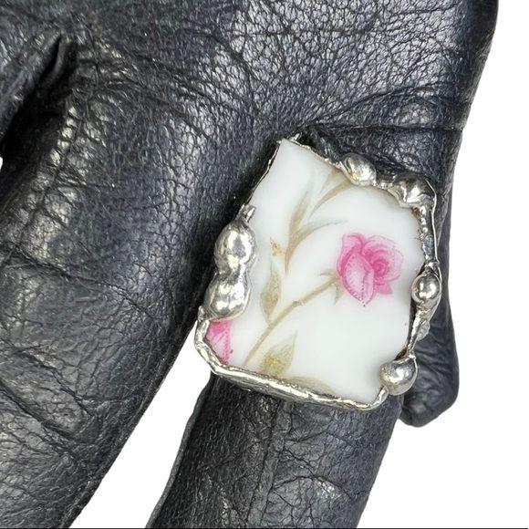 Handcrafted Broken China Ring with Soft Solder Silver and An Antique Pink Rose Cup - Image 4