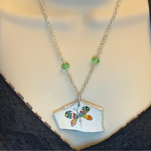 Handmade Broken China Pendant Reversible Necklace and Multifaceted Glass Beads - Image 3