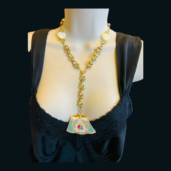 Handmade Broken China Pendant with Vintage Necklace Components &amp; Mother of Pearl - Image 2