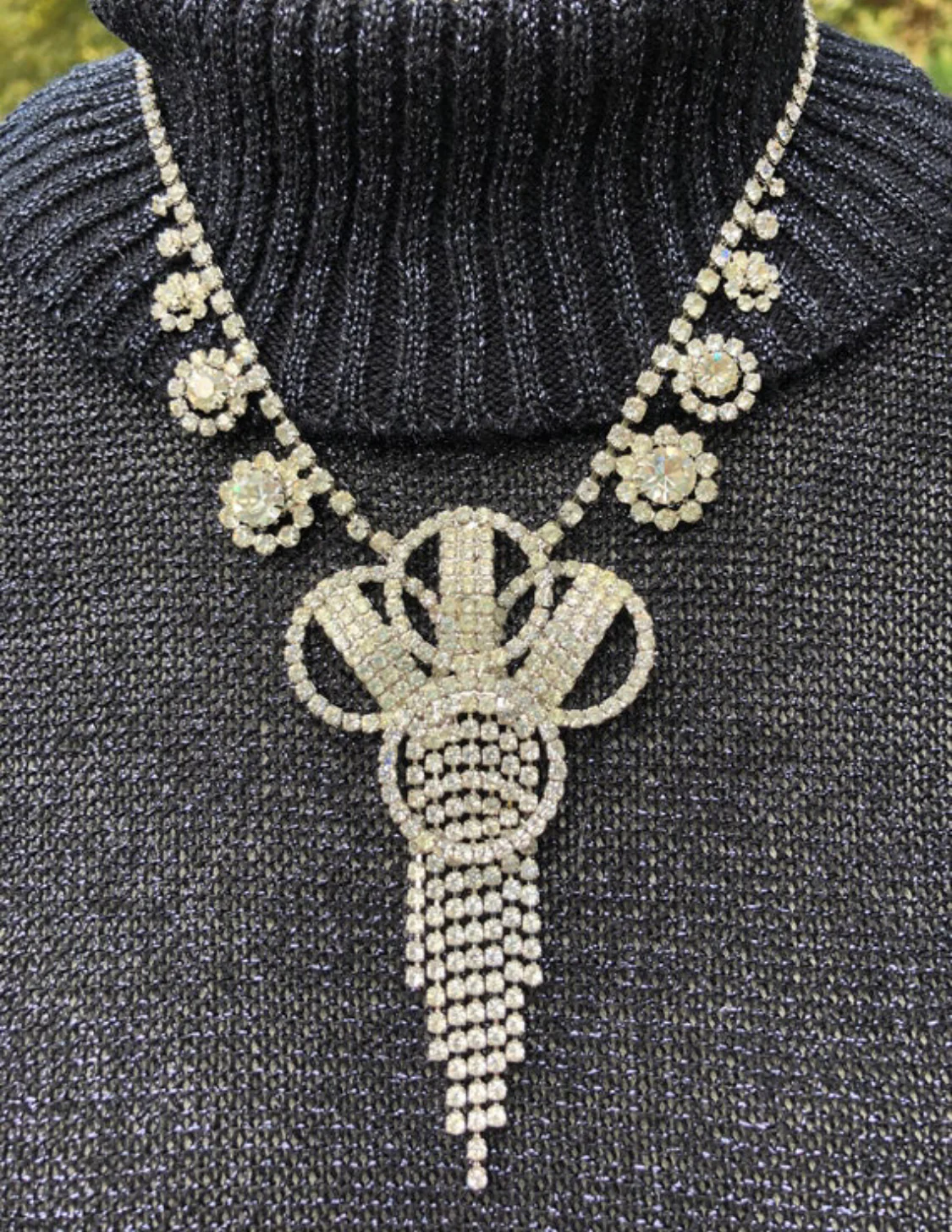 Hollywood Glam 60s Rhinestone Necklace - Image 4