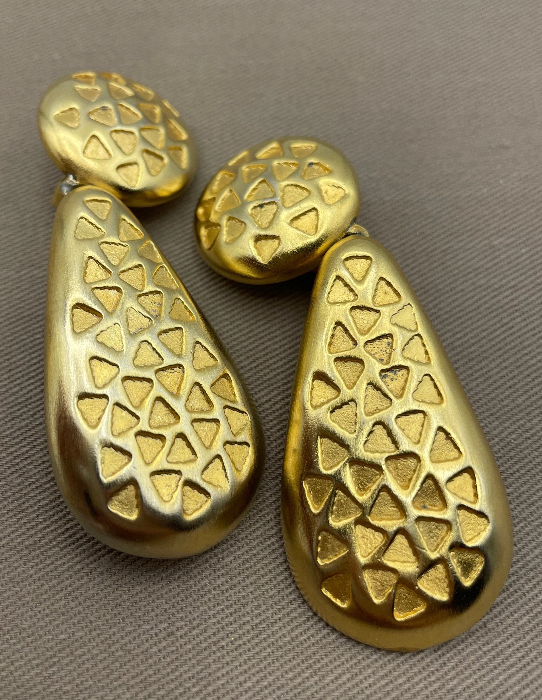 Huge Etruscan Byzantine Print Dangle Drop Clip-On Statement Earrings - Image 7