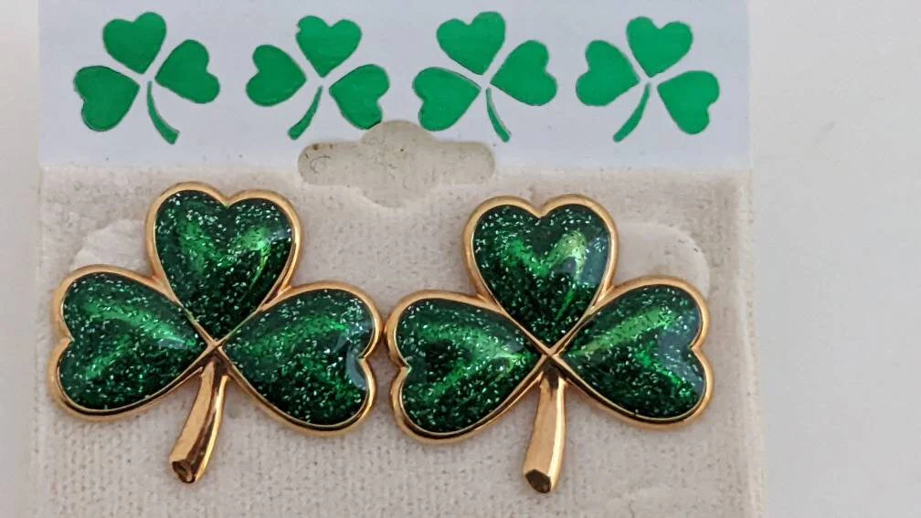 Irish Celtic Vintage Shamrock Goldtone Green Enamel Post Earrings - Image 6