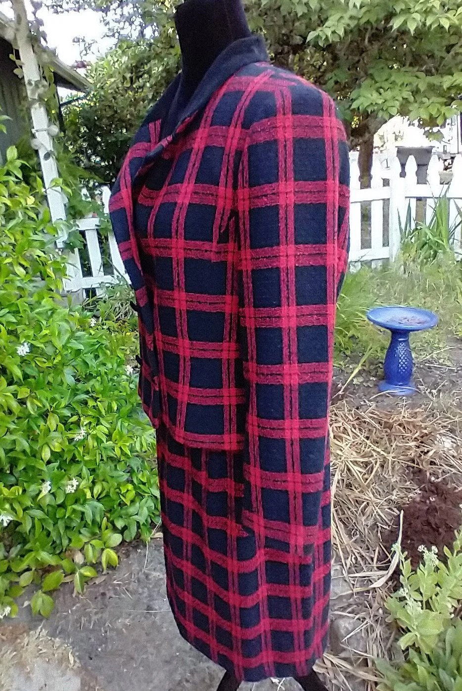 Jaunty Midcentury Red and Black Vintage Plaid Blazer and Skirt 70s Suit Vintage Size 14 Women's Small by Petite Sophisticated - Image 3