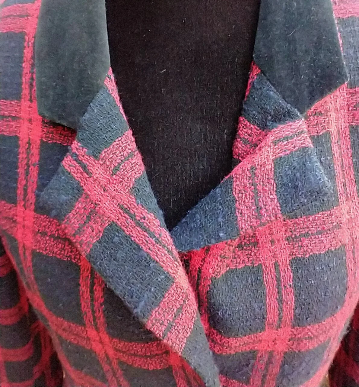 Jaunty Midcentury Red and Black Vintage Plaid Blazer and Skirt 70s Suit Vintage Size 14 Women's Small by Petite Sophisticated - Image 5
