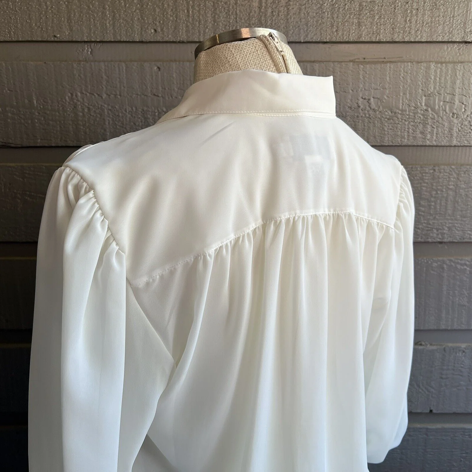 Josephine Vintage 70s White Sheer Pleated Pussy Bow Button Shirt Blouse Size 10 by Josephine - Image 10
