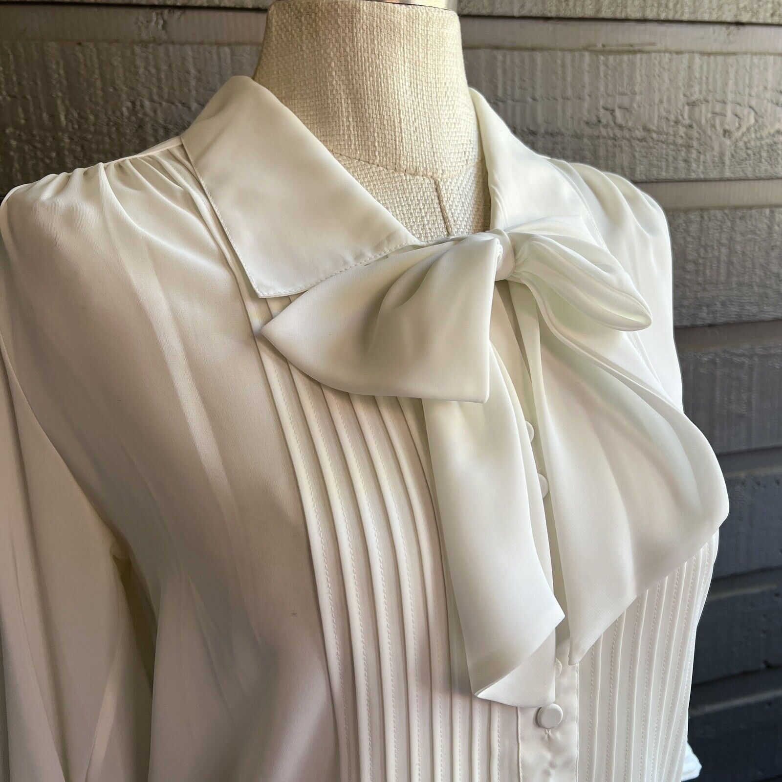 Josephine Vintage 70s White Sheer Pleated Pussy Bow Button Shirt Blouse Size 10 by Josephine - Image 4