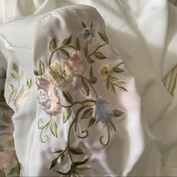 Kathy Che Petite Floral Embroidered Top By Kathy Che - Image 8