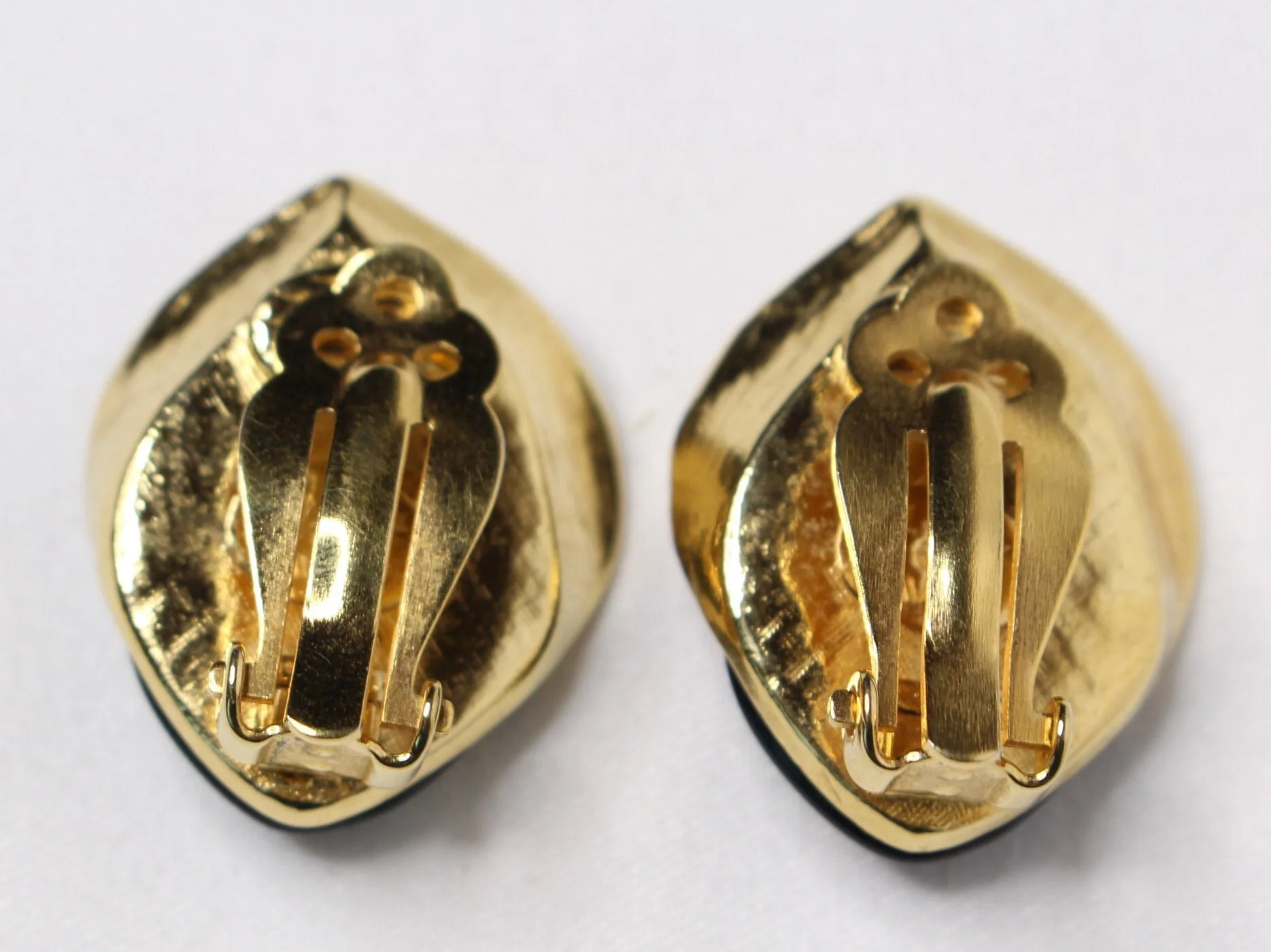 Kjl Kenneth Jay Lane Black Lucite Rose Motif Clip-On Statement Earrings by Kjl For Avon - Image 5