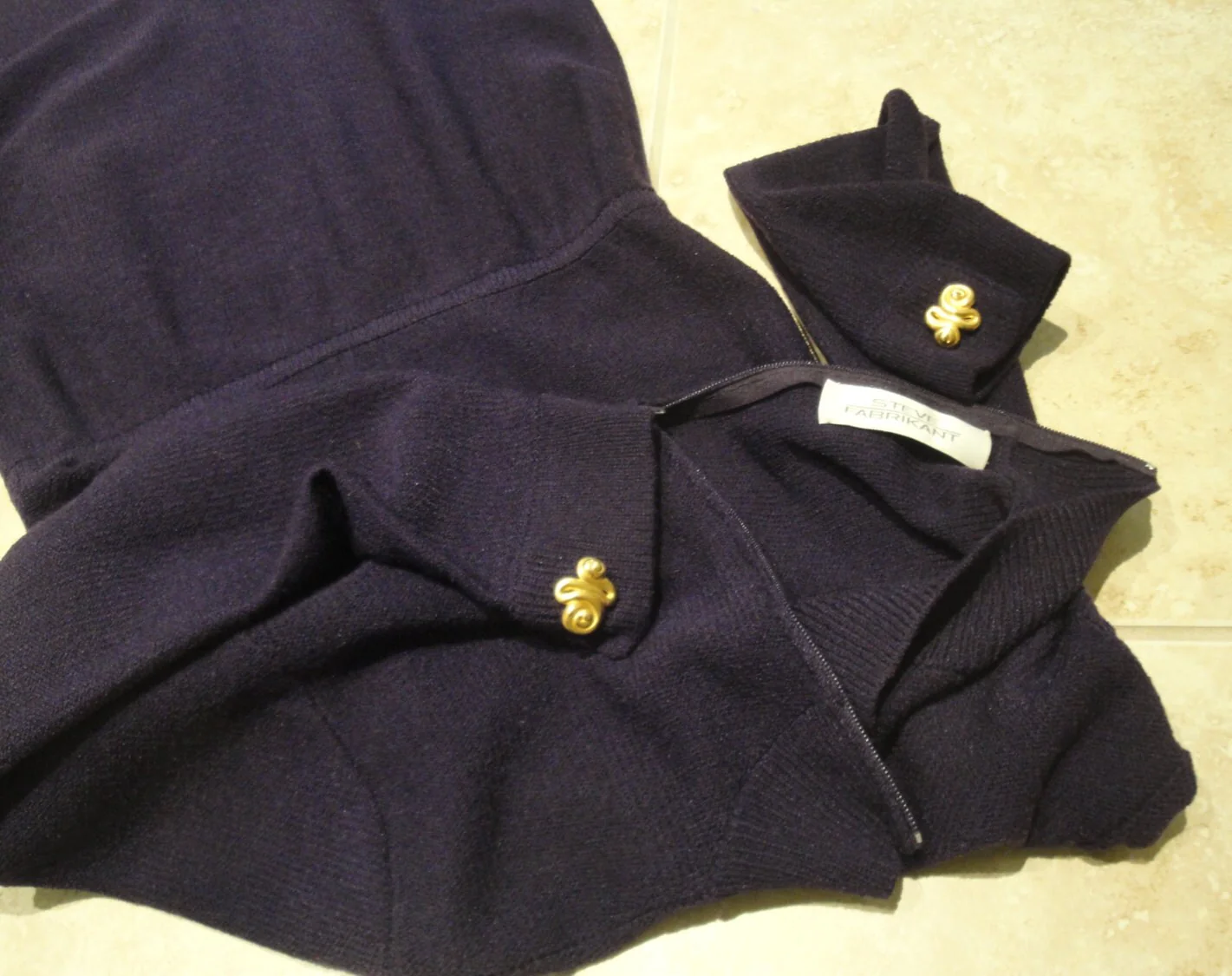 Knit Dress Long Sleeves Steve Fabrikant Aubergine Purple Santana Knit Gold Tone Metal Cuff Buttons Pet Bonus Scarf Vintage by Steve Fabrikant - Image 9