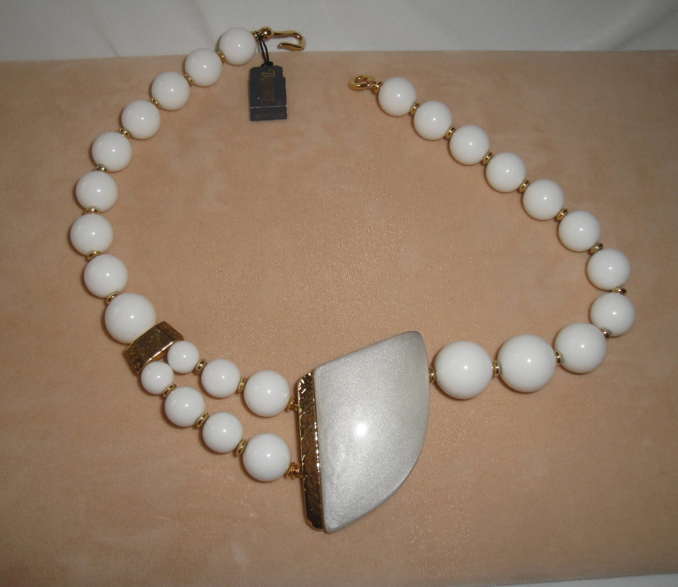 Kunio Matsumoto Style Necklace Bib Collar with Original Tag Style 1070, Vtg Never Worn, Exquisite, Well Made 70s Classic Design by Trifari - Image 5