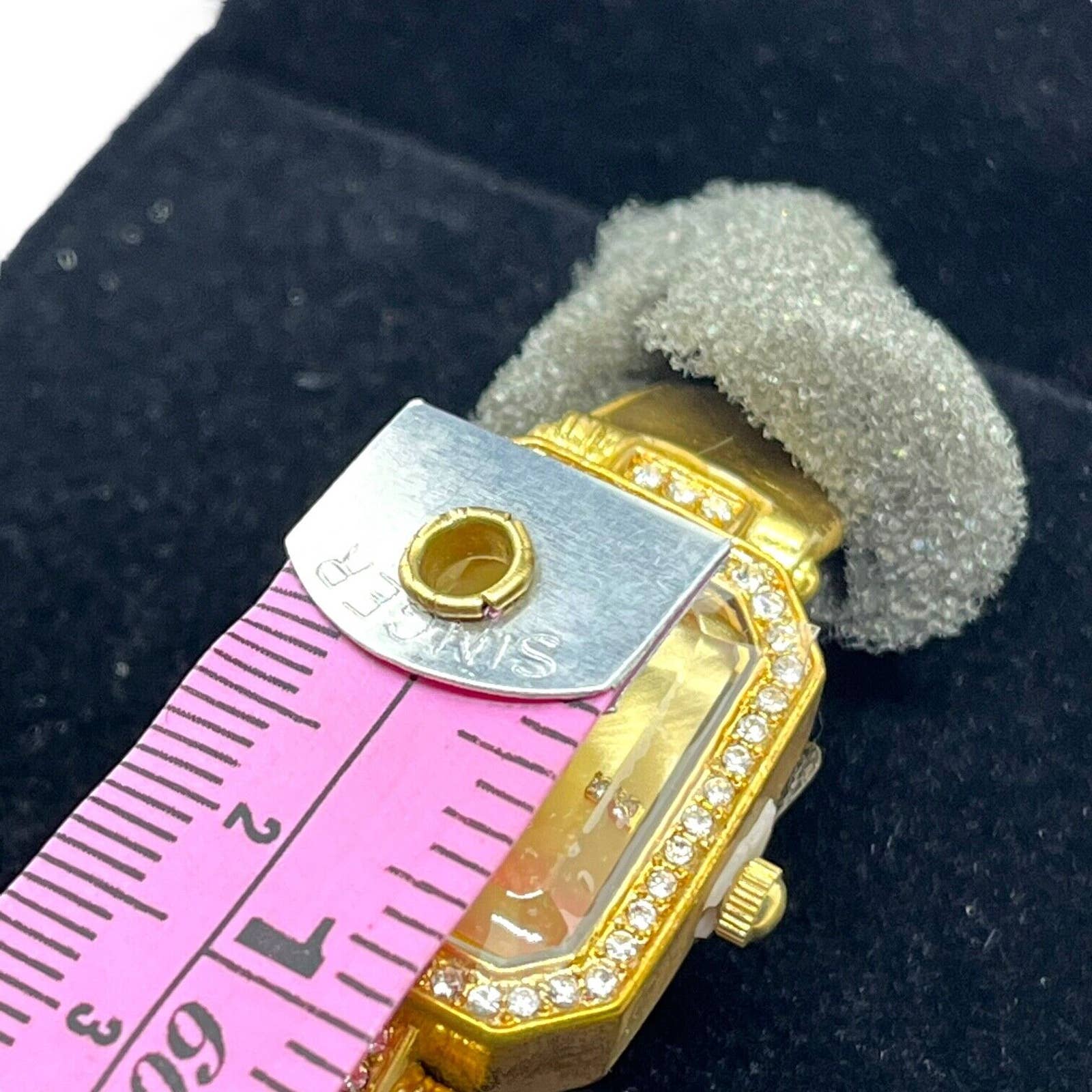 Ladies Gold Tone Watch Japan Movement, Made In China In Box by Elizabeth Taylor - Image 8