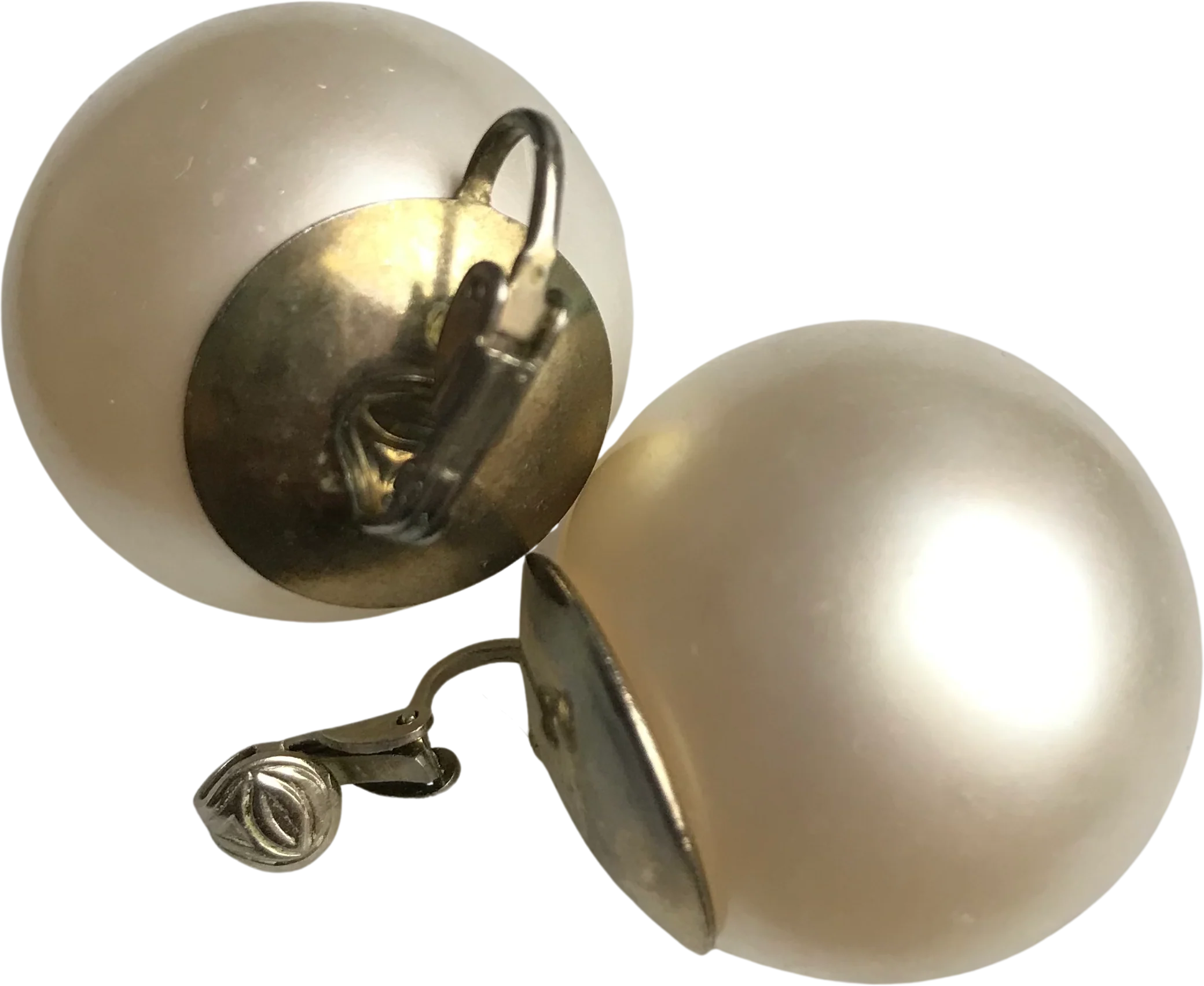 Large 1 Inch Faux Pearl Clip On Earrings - Image 2