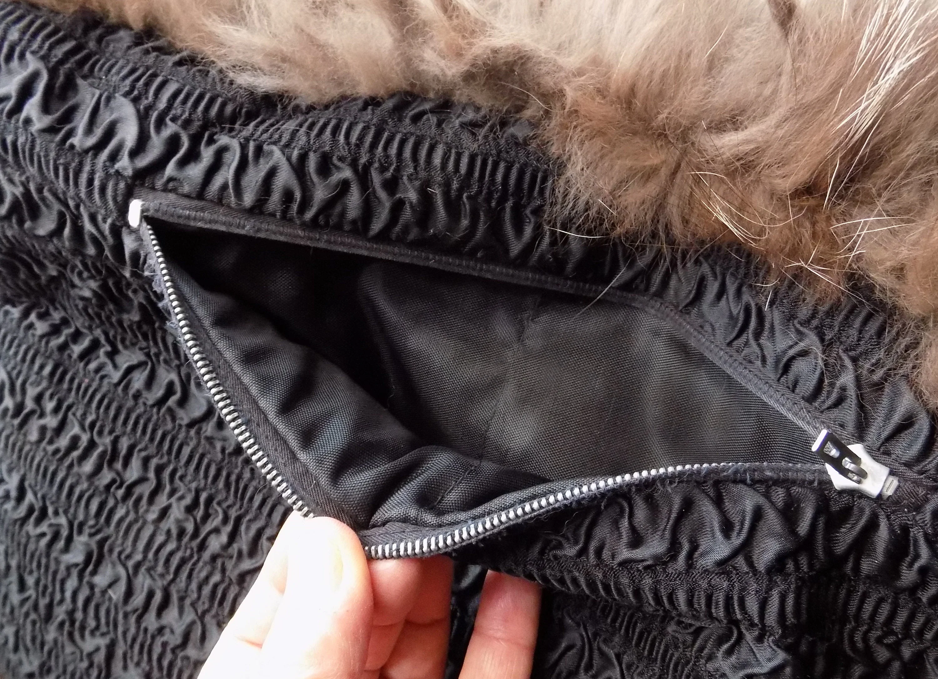 Large 40s Brown Fox Muff and Matching Collar Piece Art Deco Satin Lined Zipper Compartment - Image 4