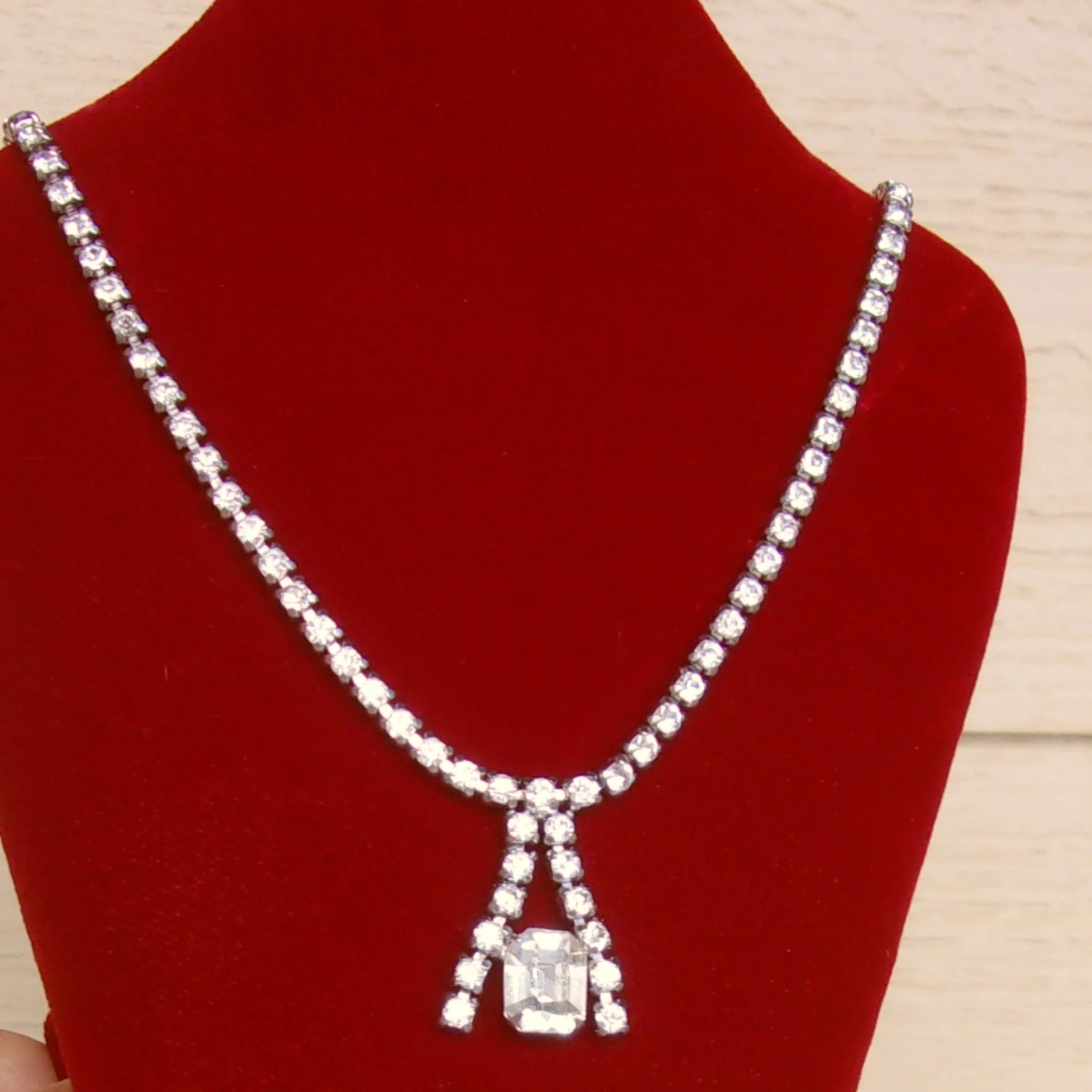 Necklace Rhinestone Pendant Inverted Vee Signed By Kramer - Image 4