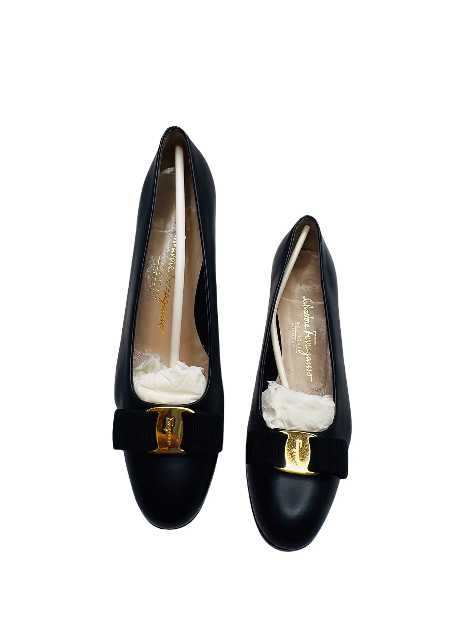 Lillaz Patent Leather Black Pumps with Logo Bows 9. 5aa Box by Salvatore Ferragamo - Image 3