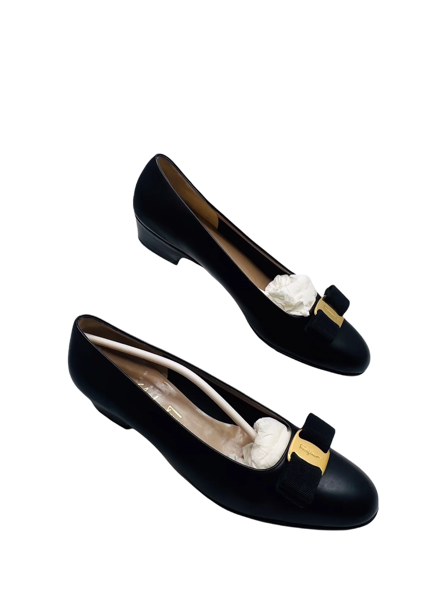 Lillaz Patent Leather Black Pumps with Logo Bows 9. 5aa Box by Salvatore Ferragamo - Image 4