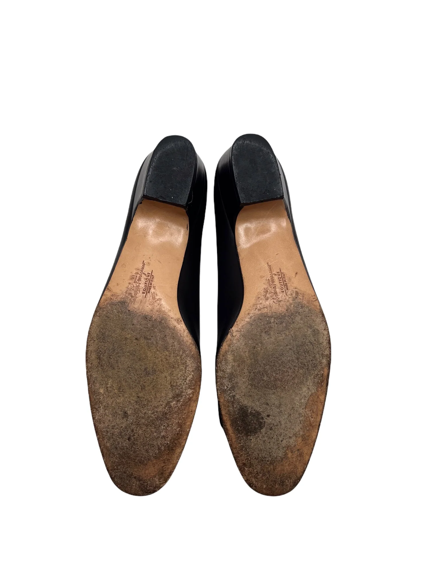 Lillaz Patent Leather Black Pumps with Logo Bows 9. 5aa Box by Salvatore Ferragamo - Image 6