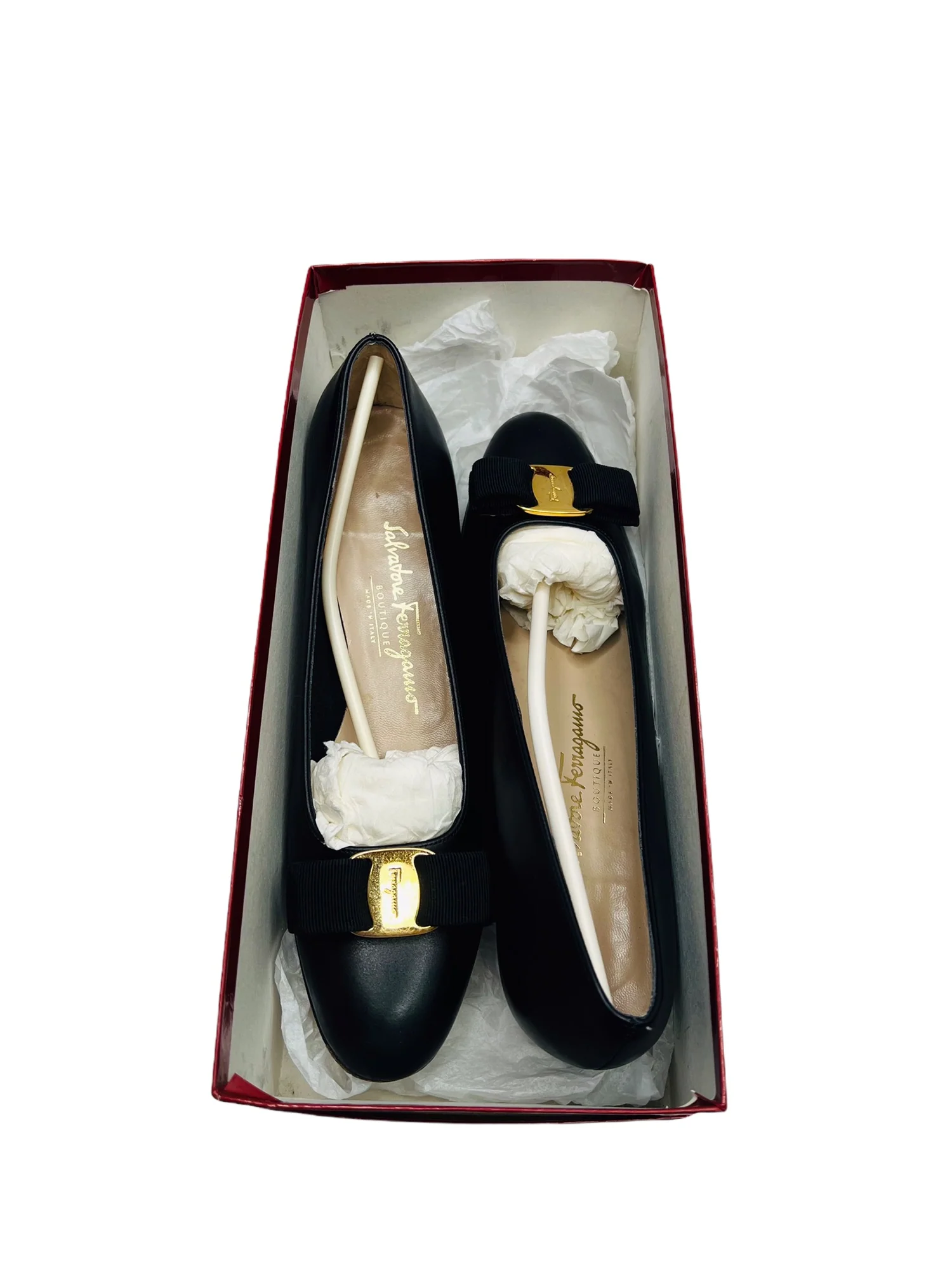Lillaz Patent Leather Black Pumps with Logo Bows 9. 5aa Box by Salvatore Ferragamo - Image 9
