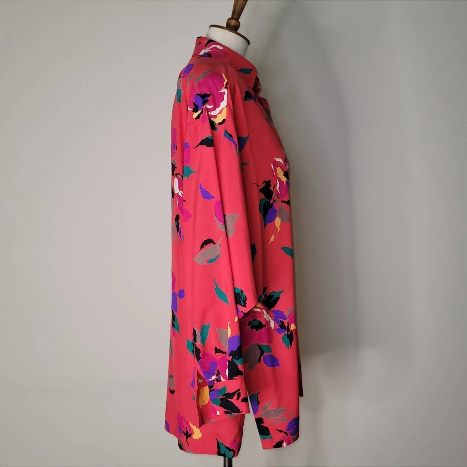 Linda Allard for Ellen Tracy Dark Coral Floral Silk Blouse -10/l by Neiman Marcus - Image 4