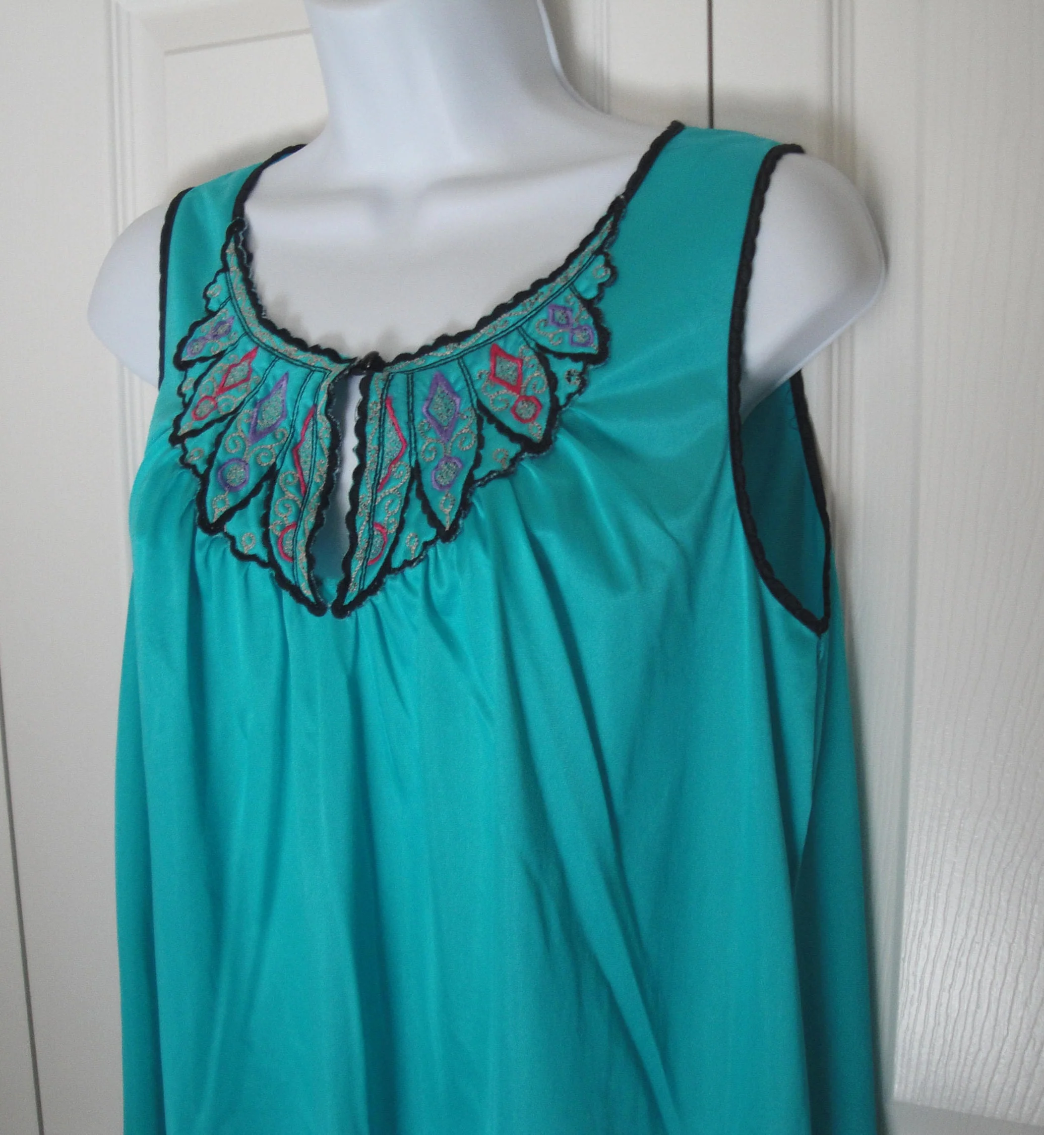Lorraine Nightgown Sleeveless Bright Teal Nylon Quilted Yoke A-Line Black Piping Trim Knee Length Vintage by Lorraine - Image 2