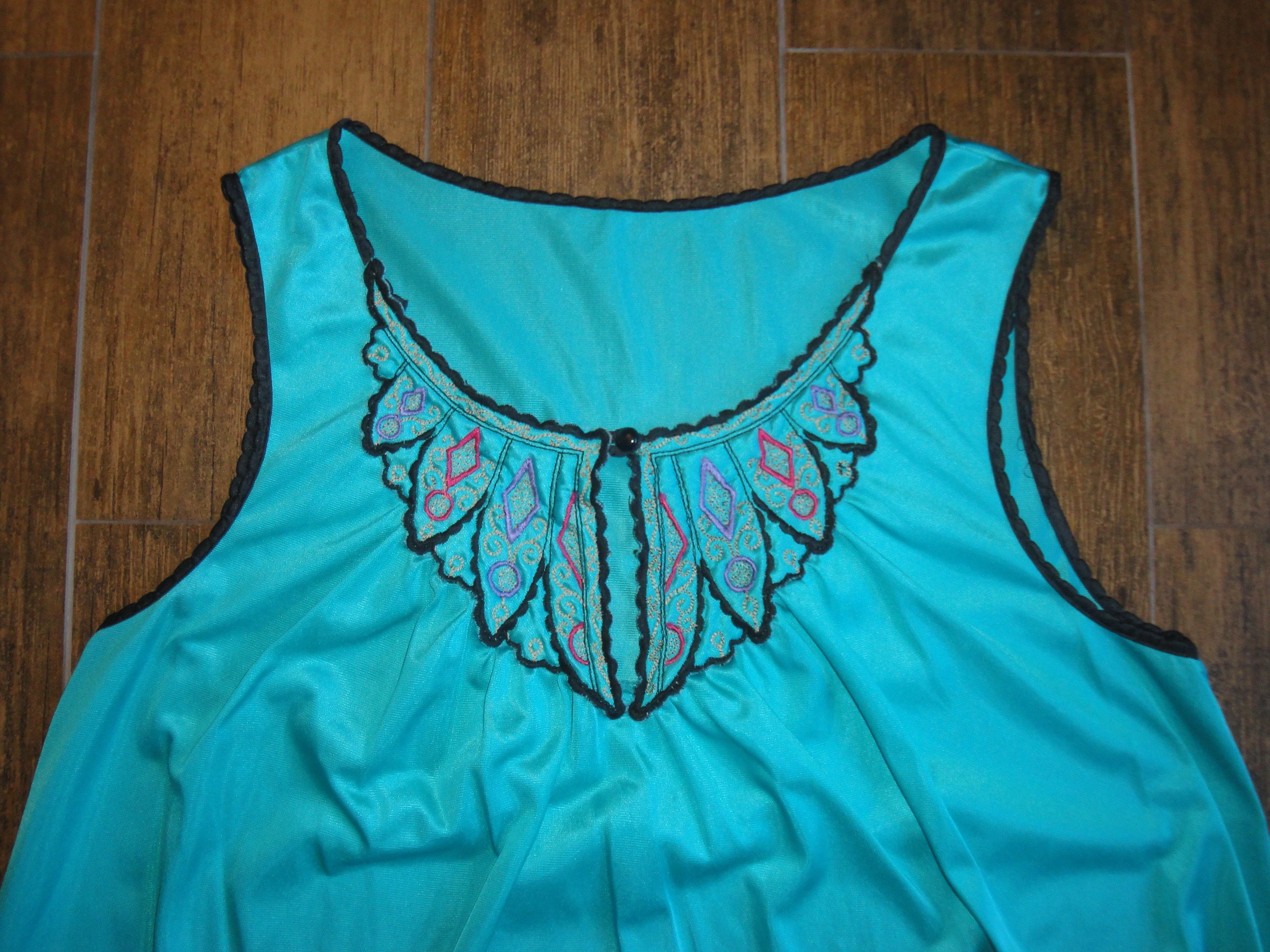Lorraine Nightgown Sleeveless Bright Teal Nylon Quilted Yoke A-Line Black Piping Trim Knee Length Vintage by Lorraine - Image 3