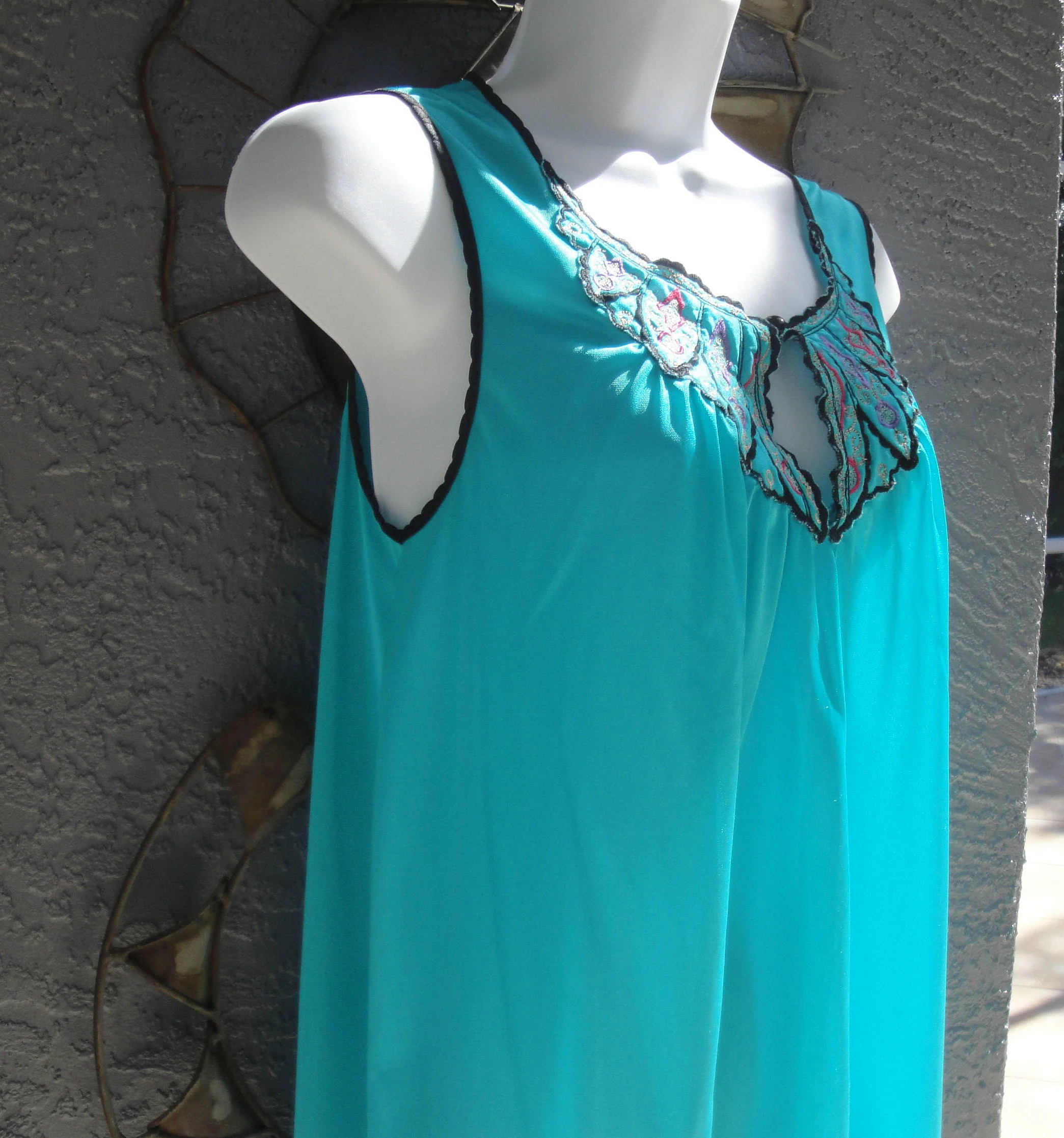 Lorraine Nightgown Sleeveless Bright Teal Nylon Quilted Yoke A-Line Black Piping Trim Knee Length Vintage by Lorraine - Image 5