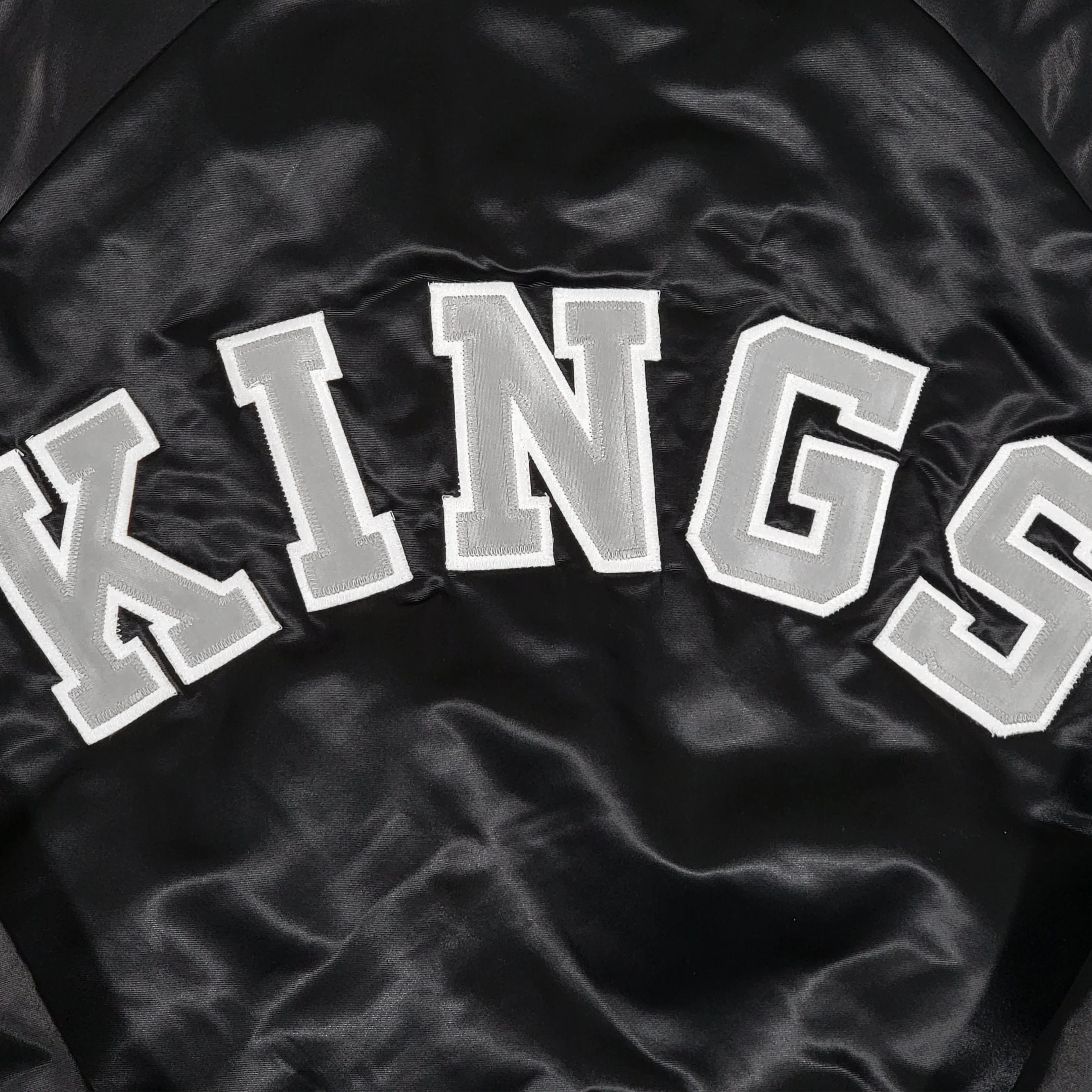 Los Angeles Kings Vintage 80s Chalk Line Satin Bomber Jacket - Size Men's Large - Image 4