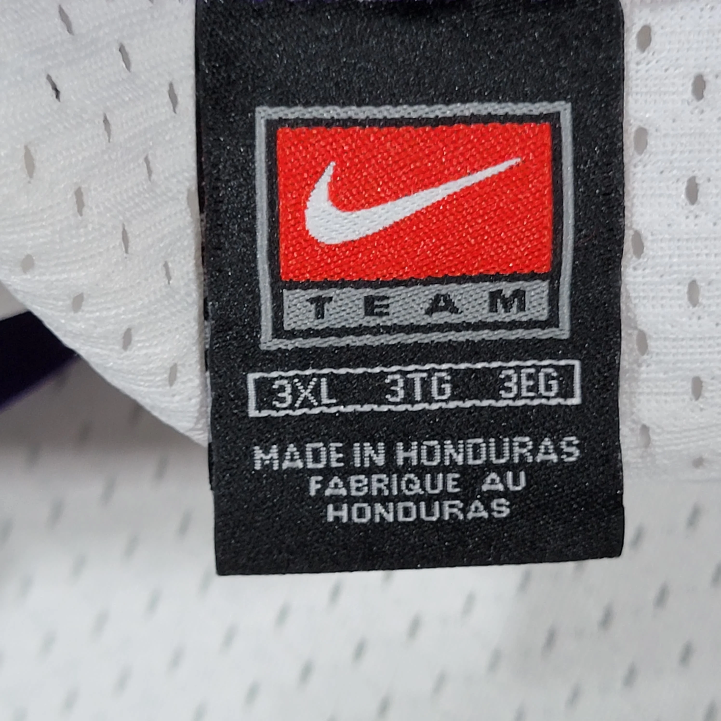 Los Angeles Lakers Vintage Nike Basketball Jersey Stitched On Logos and Numbers White Nba Shirt Number 8 Men's Size 3xl by Nike - Image 8