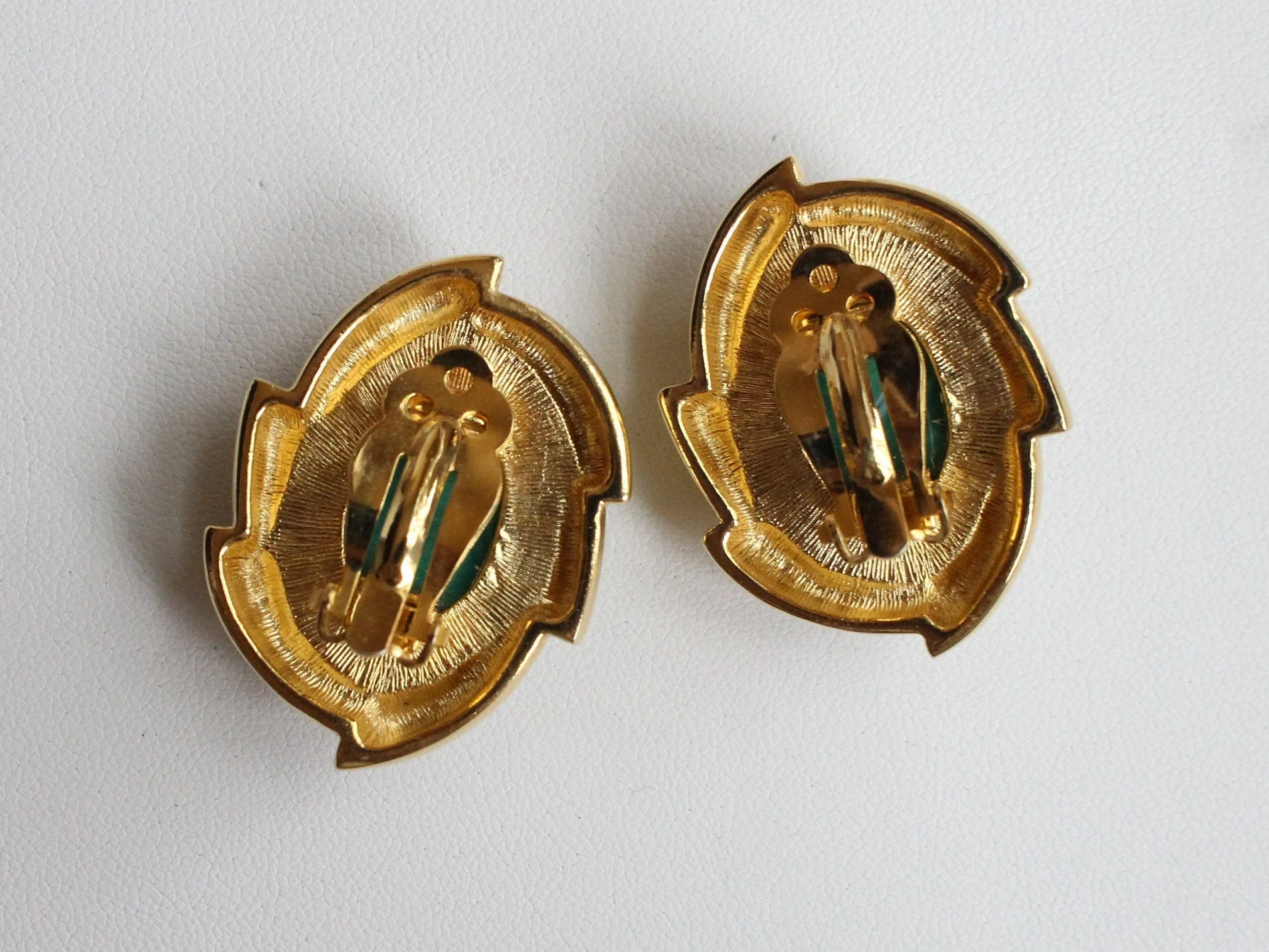 Marbled Green Cabochon Clip On Statement Earrings - Image 4