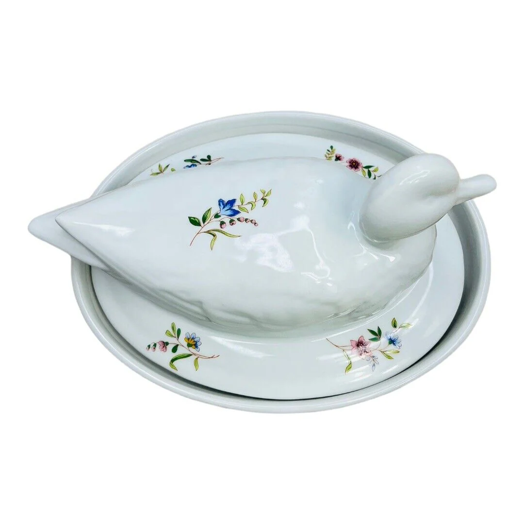Margot Casserole Dish Oval Covered Duck Oven Porcelain Floral by BIA Cordon Bleu - Image 5