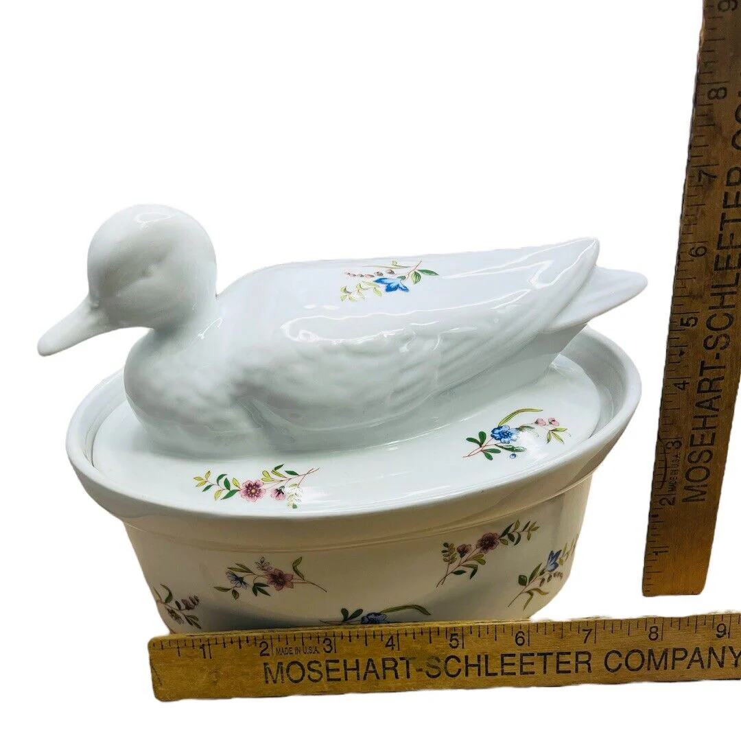 Margot Casserole Dish Oval Covered Duck Oven Porcelain Floral by BIA Cordon Bleu - Image 9