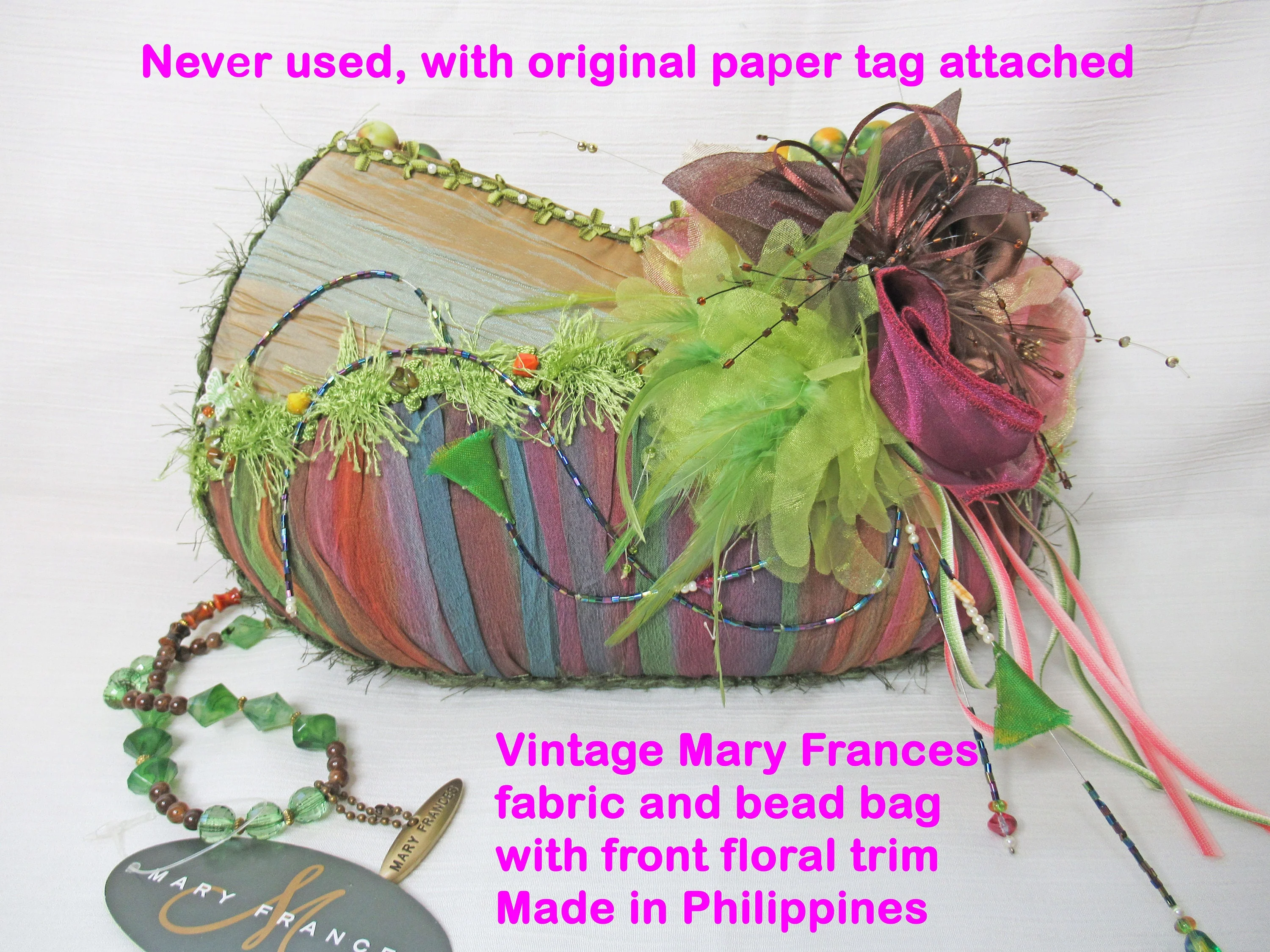 Mary Frances Designer Nos Purse 3dimensional Floral Design Purse Beaded 33 Strap Center Magnet Clasp Made Philippines by Mary Frances - Image 3