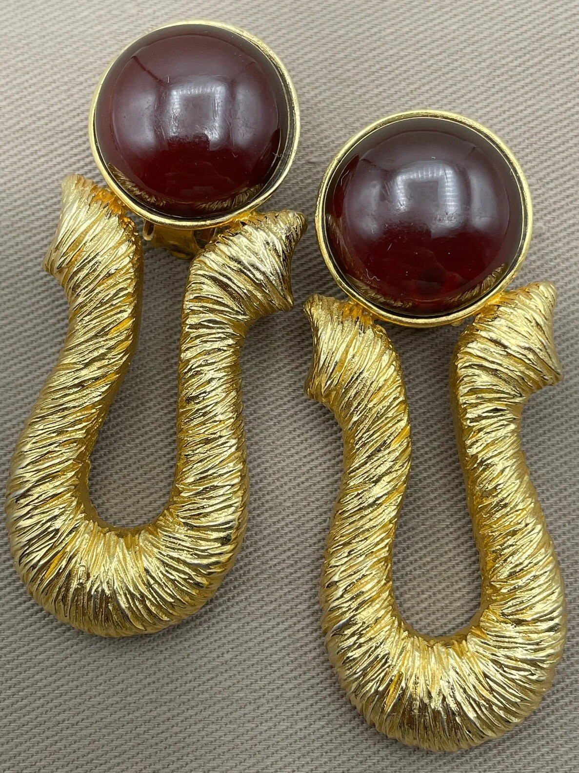 Massive Etruscan Byzantine Clip-On Statement Earrings Ruby Glass Cabochon Textured Gold - Image 3