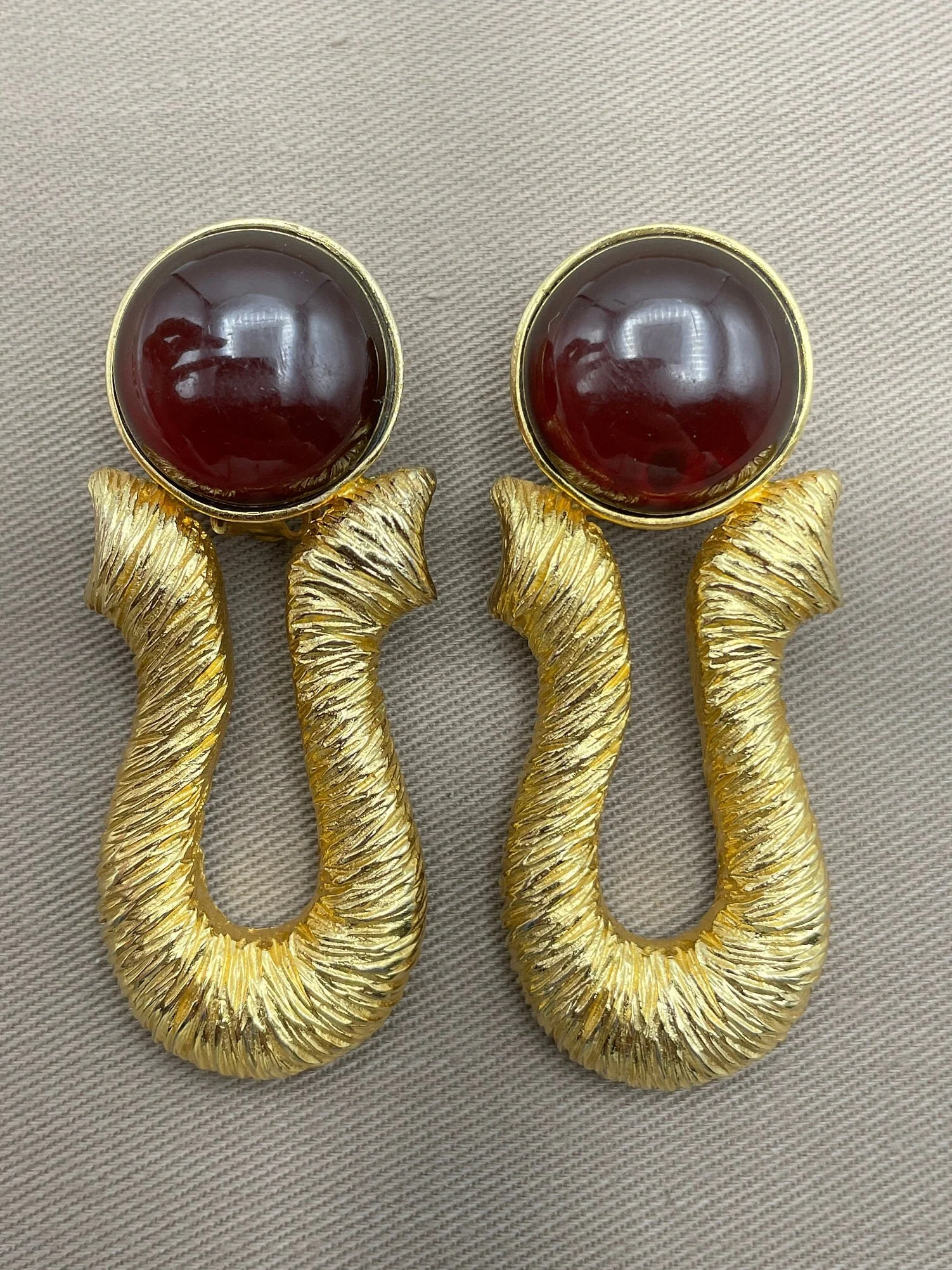 Massive Etruscan Byzantine Clip-On Statement Earrings Ruby Glass Cabochon Textured Gold - Image 4
