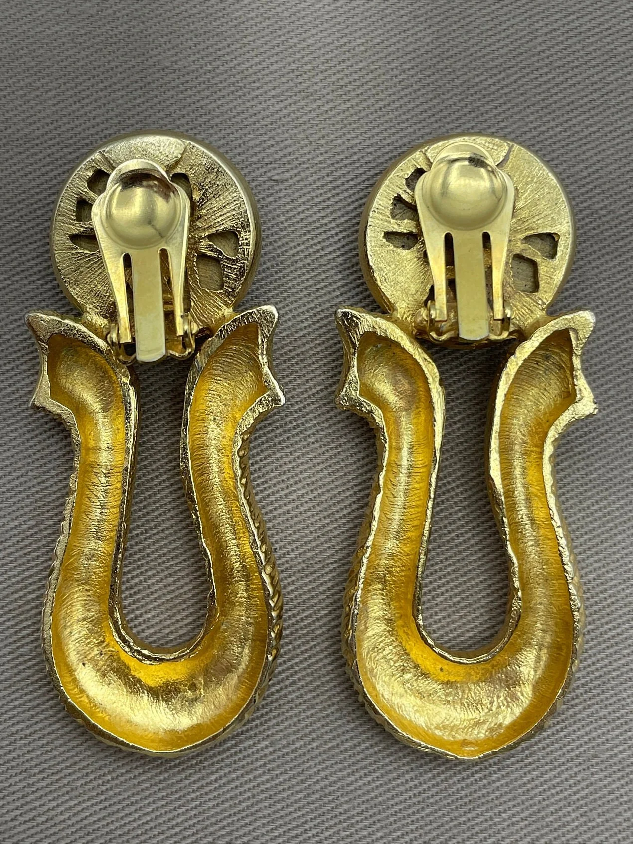 Massive Etruscan Byzantine Clip-On Statement Earrings Ruby Glass Cabochon Textured Gold - Image 5