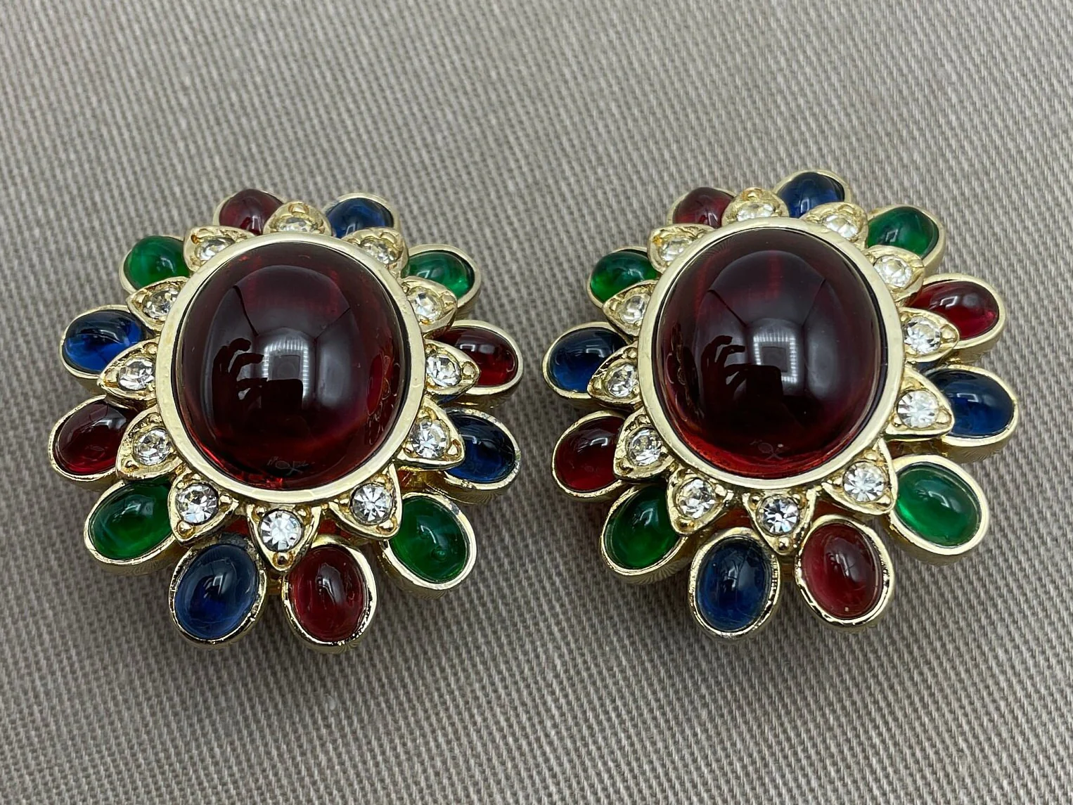 Massive Glass Cabochon Jewels of India Clip On Statement Earrings Gripoix by Ciner - Image 4