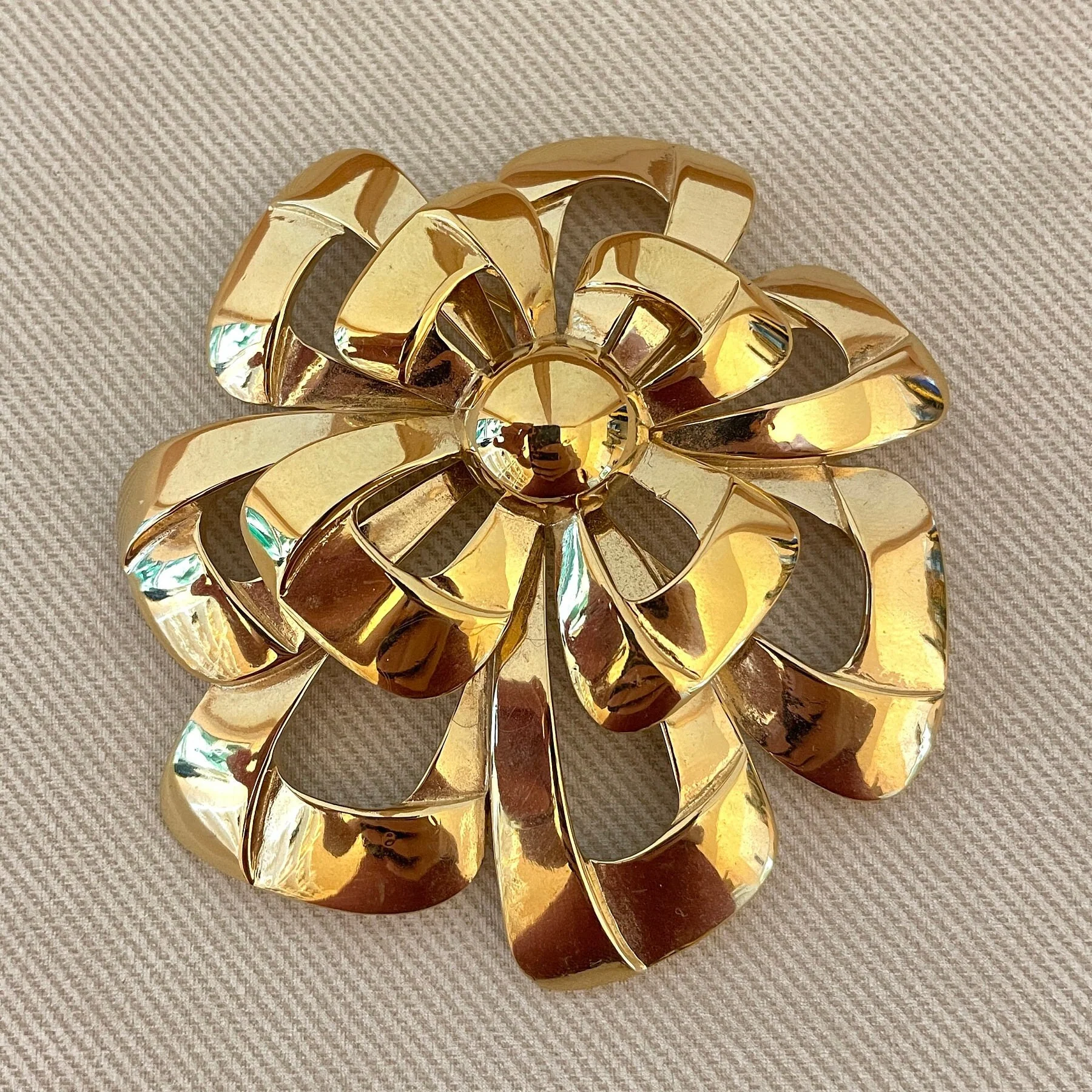 Massive Ribbon Bow Vintage Brooch Pin by Trifari - Image 2