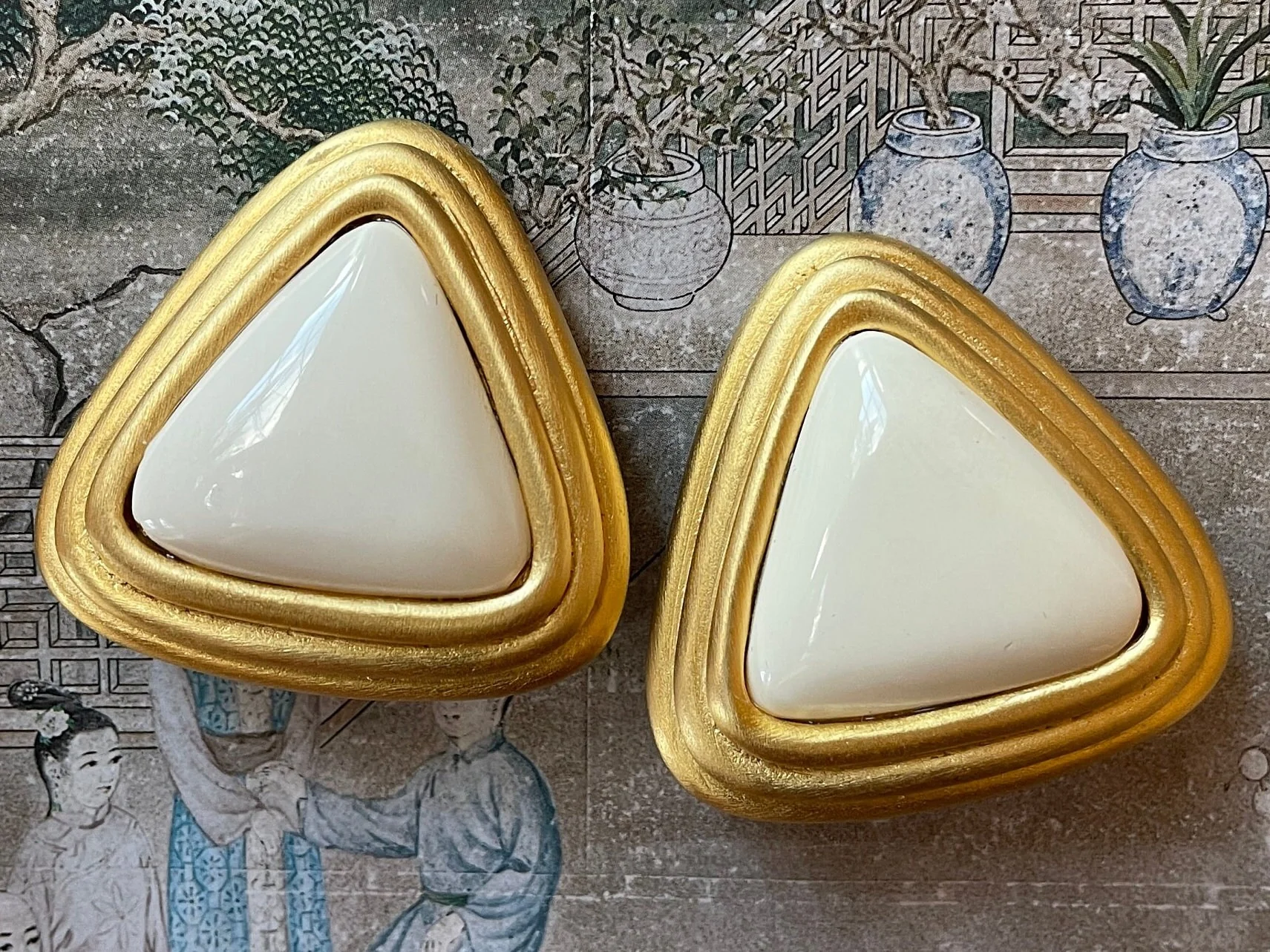 Massive Signed Vo Etruscan Abstract Clip On Statement Earrings White Lucite Matte Gold by Les Bernard - Image 2