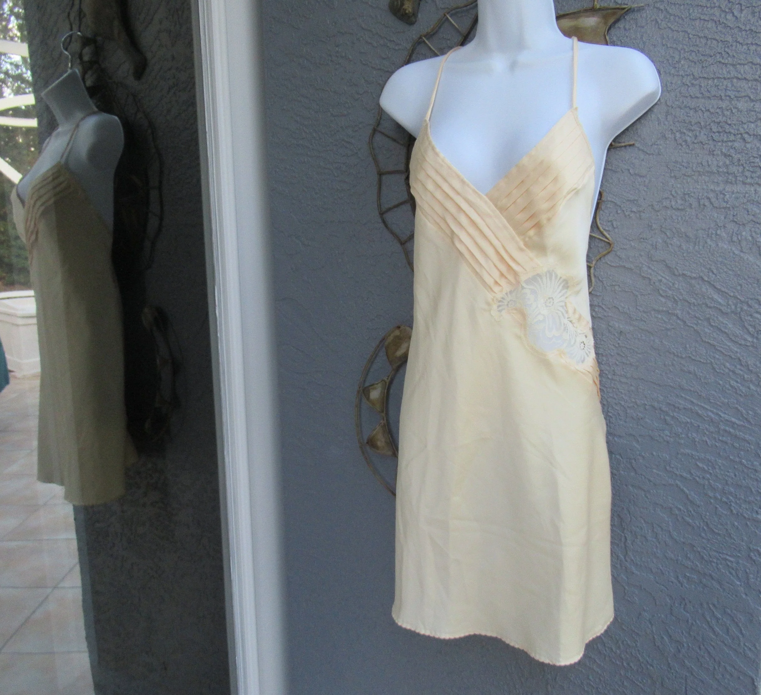 Med Babydoll Gown Lily of France Rosa Puleo-Ule Deep V 37 Spaghetti Straps Crisscross Low Back Beige Polyester Vintage by Lily Of France - Image 3