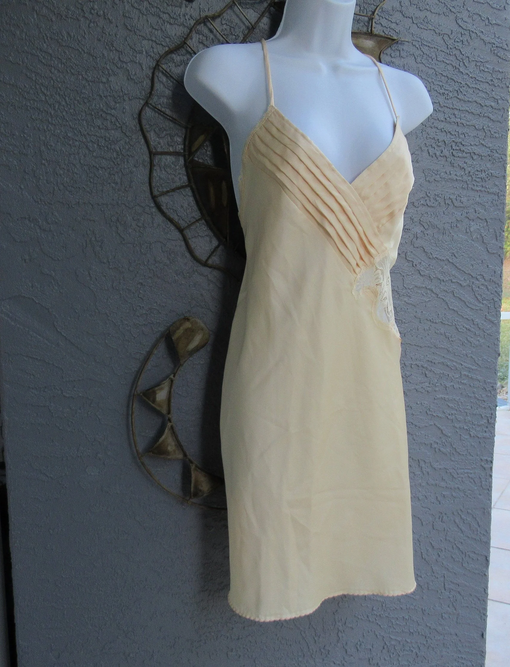 Med Babydoll Gown Lily of France Rosa Puleo-Ule Deep V 37 Spaghetti Straps Crisscross Low Back Beige Polyester Vintage by Lily Of France - Image 6