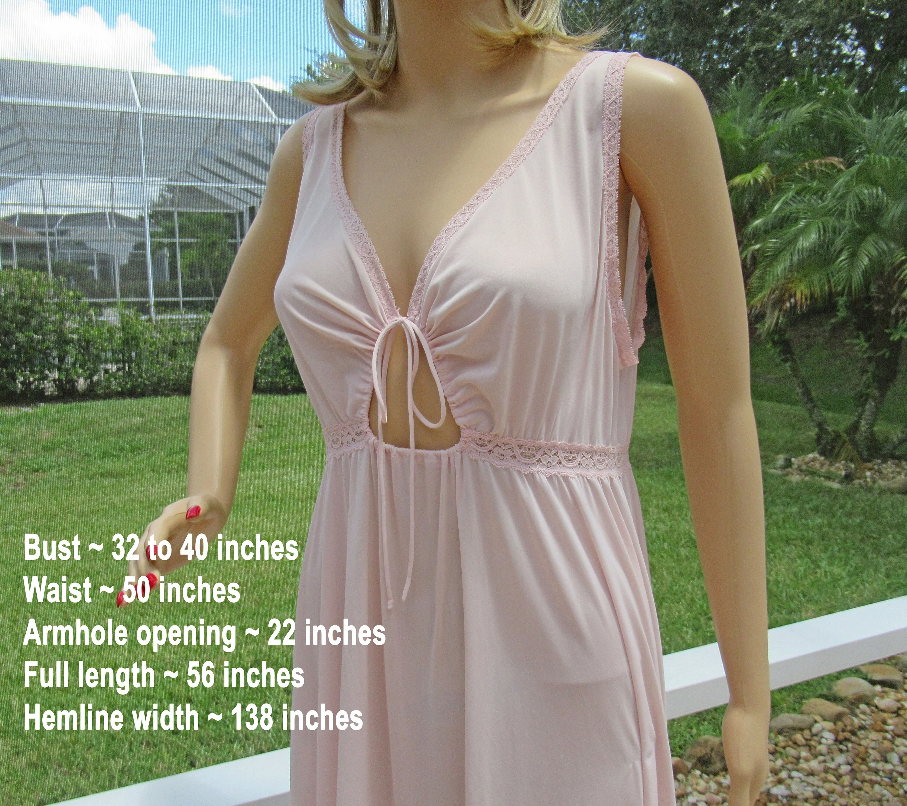 Med Miss Elaine Nightgown Pastel Pink Nylon Keyhole Bodice Figure Flattering Sexy Full Skirt Wilgwu Tag by Miss Elaine - Image 4