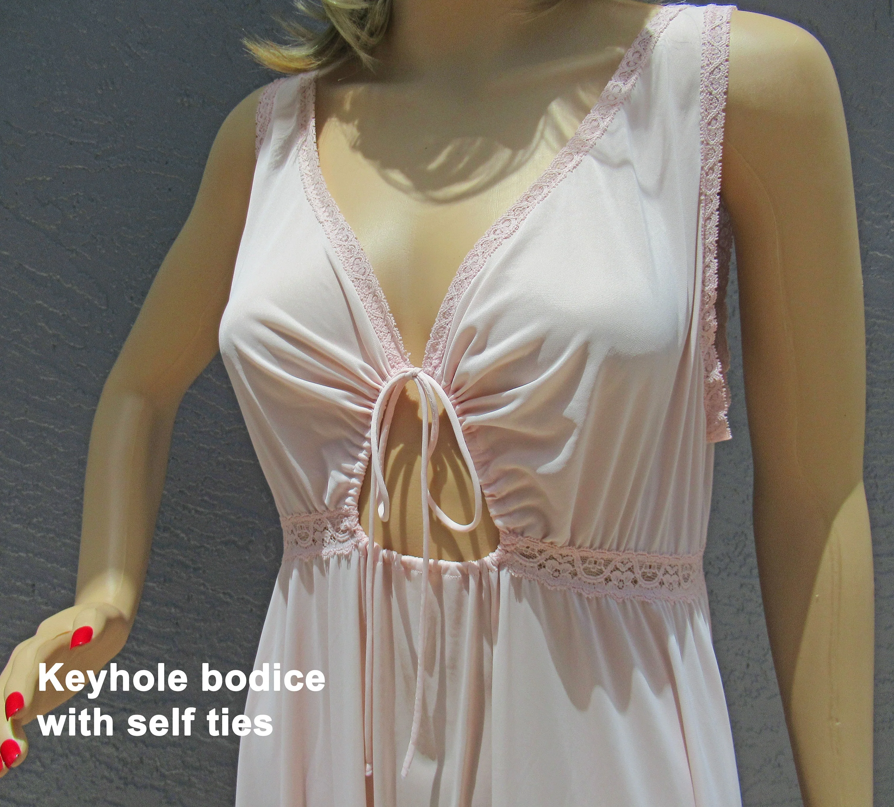 Med Miss Elaine Nightgown Pastel Pink Nylon Keyhole Bodice Figure Flattering Sexy Full Skirt Wilgwu Tag by Miss Elaine - Image 8