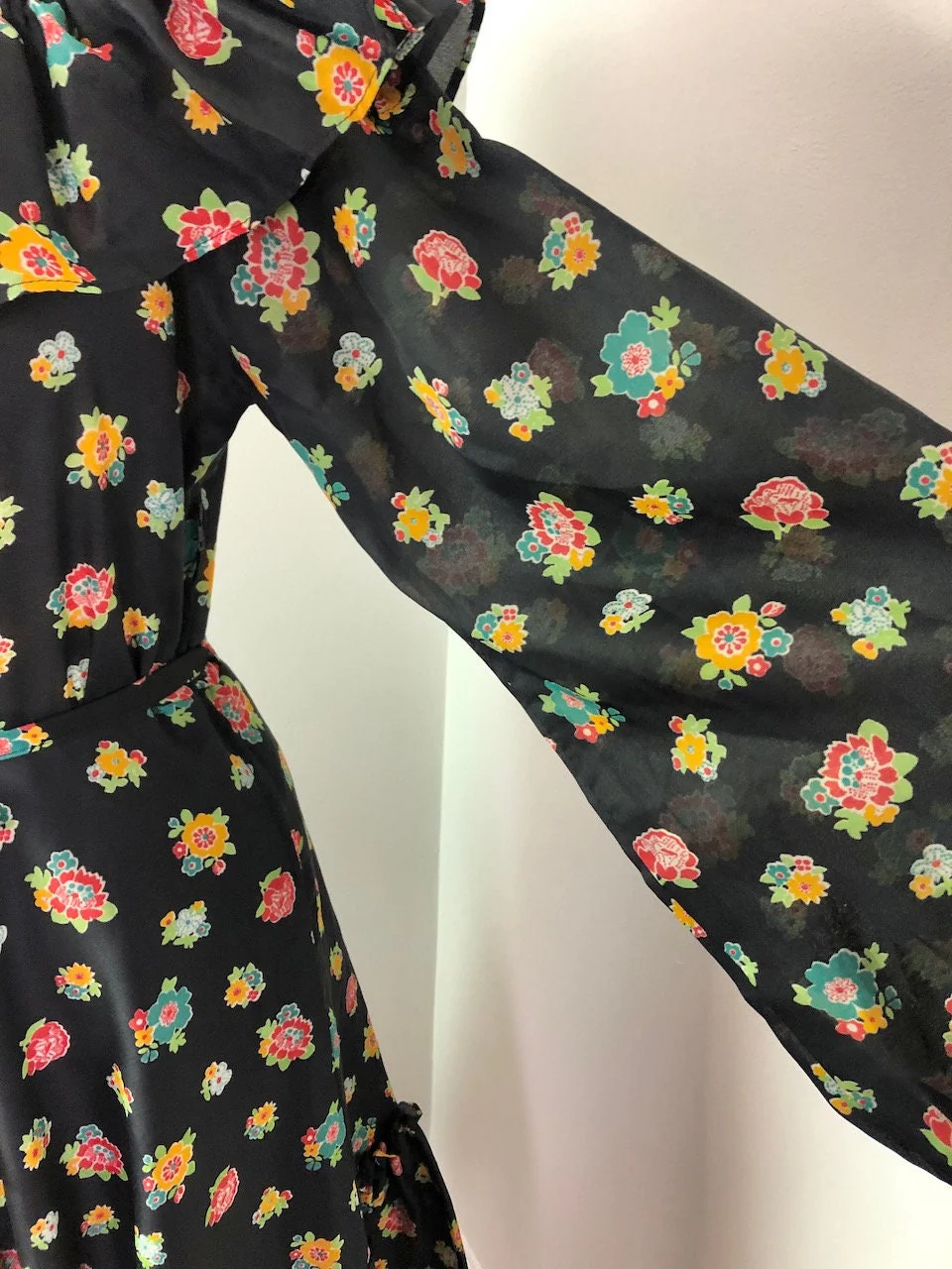 Medium To Large Vintage 70s Black Floral Off The Shoulder Peasant Dress - Image 6