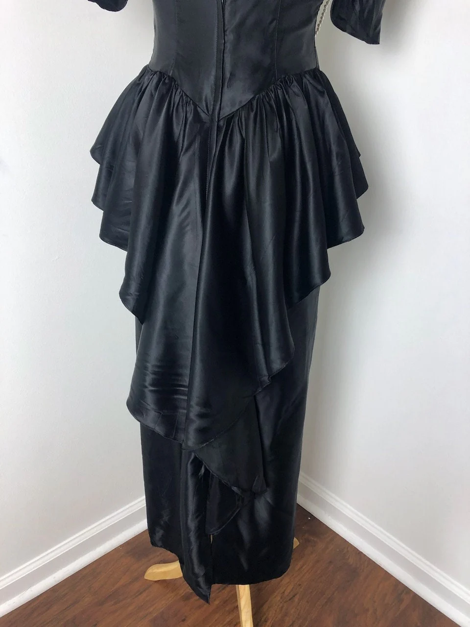 Medium To Large Vintage 80s Black Faux Liquid Satin Waterfall Gown by Dance Allure - Image 8