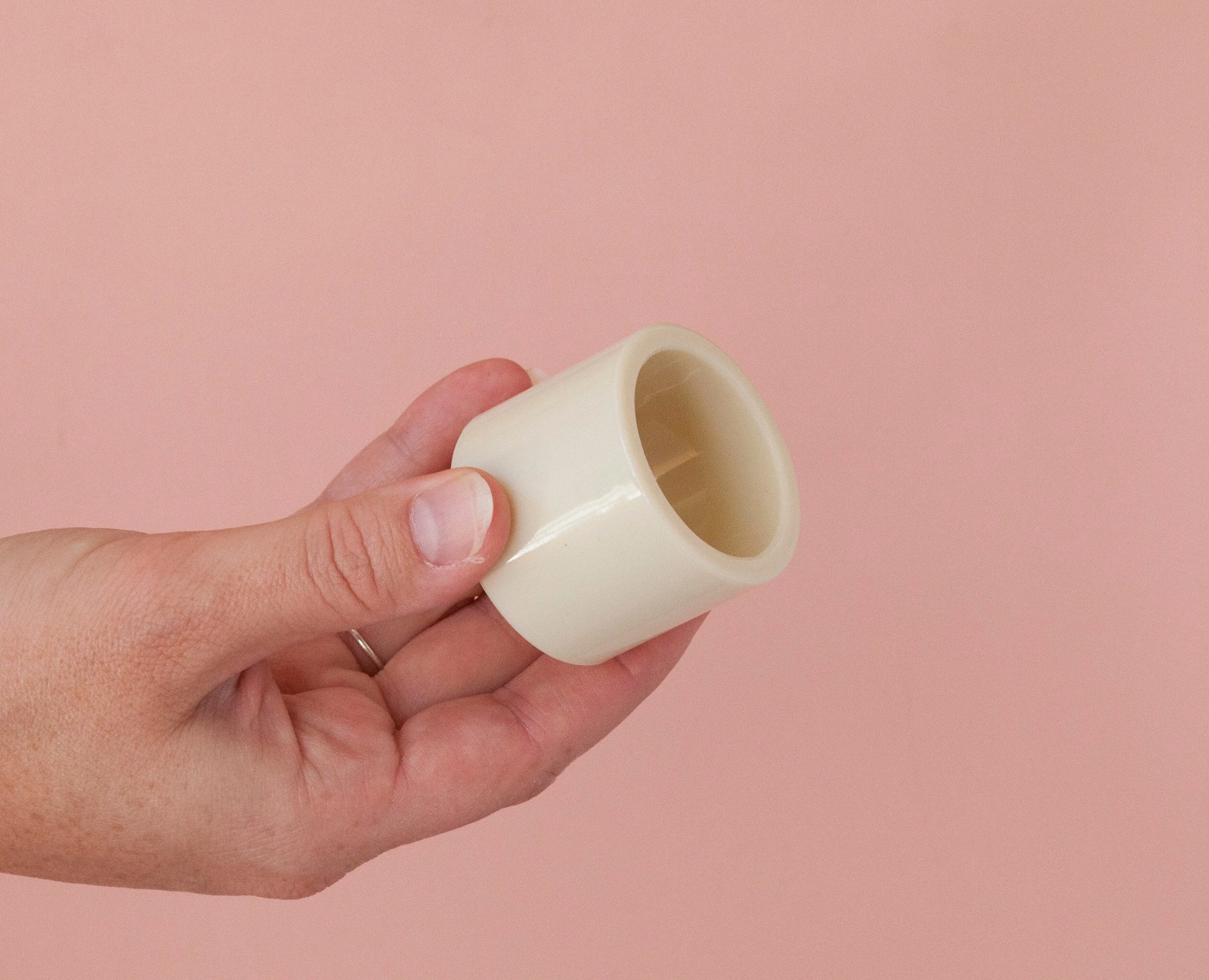 Melamine Napkin Rings Set of Ten Vintage Cream - Image 8