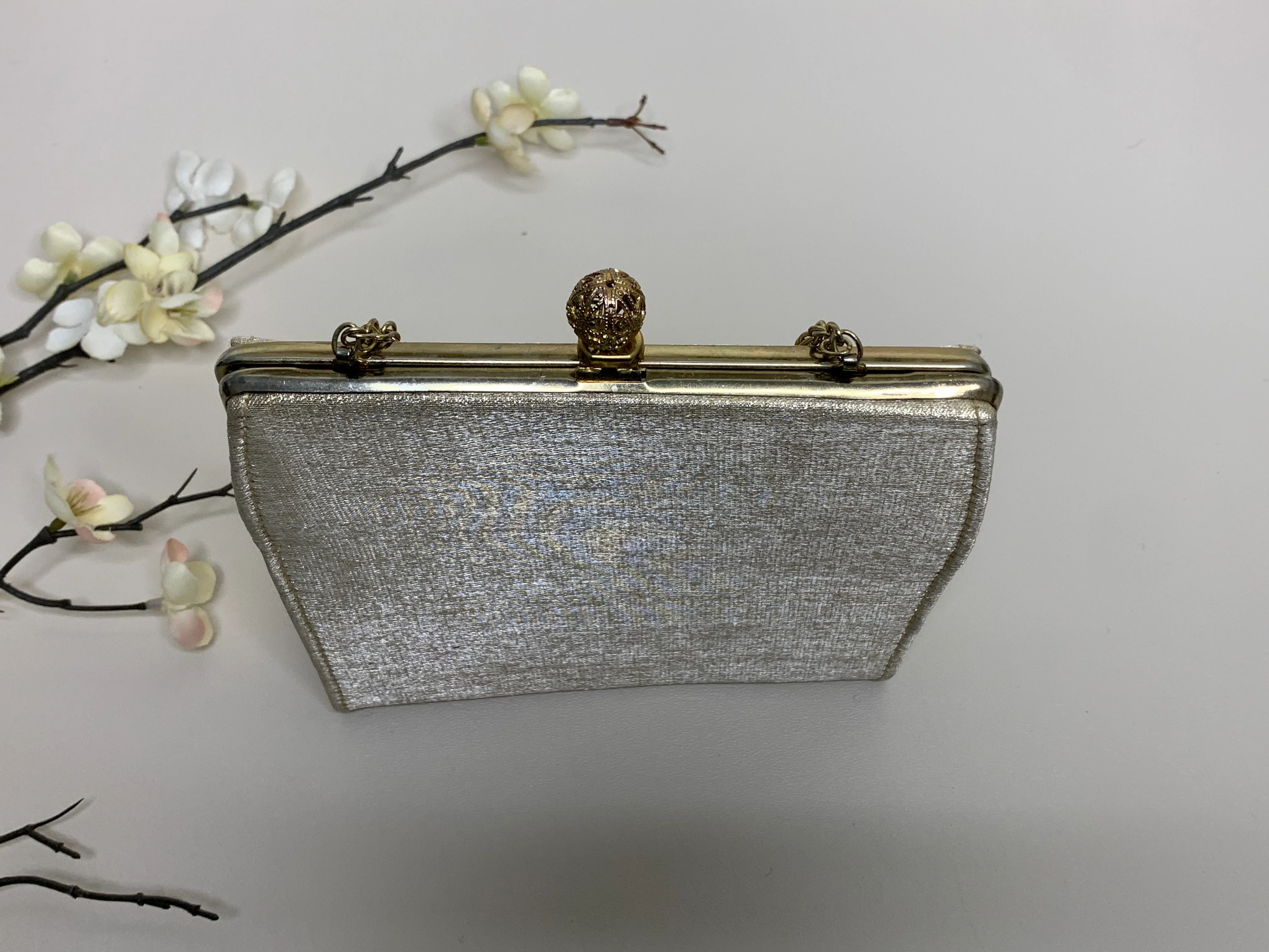 Metallic Gold Cloth Filigree Clasp Evening Bag - Image 5