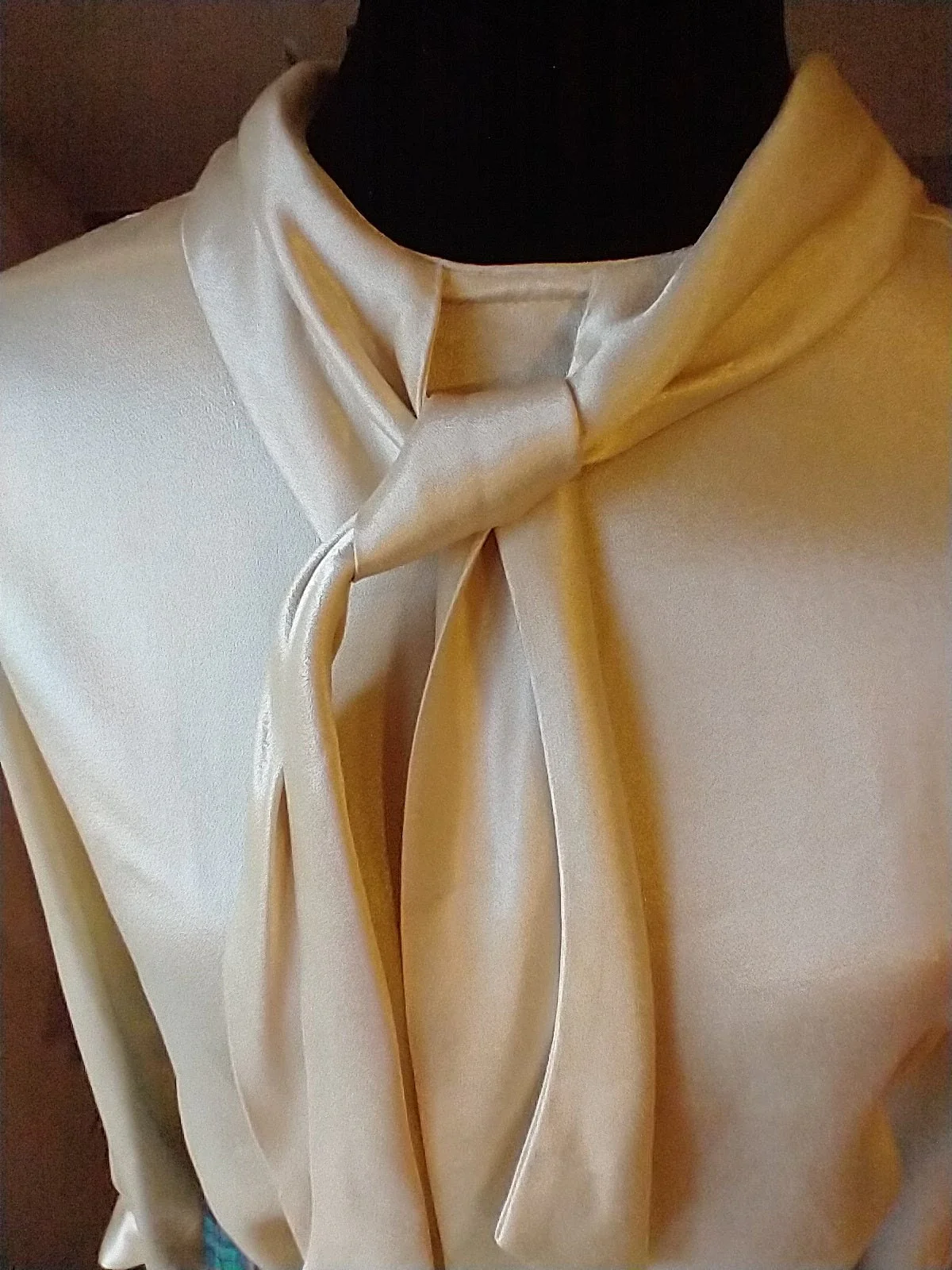 Midcentury Shimmery Soft Poly Gold Long Sleeve Blouse Women's Medium High Collar Bow - Image 4