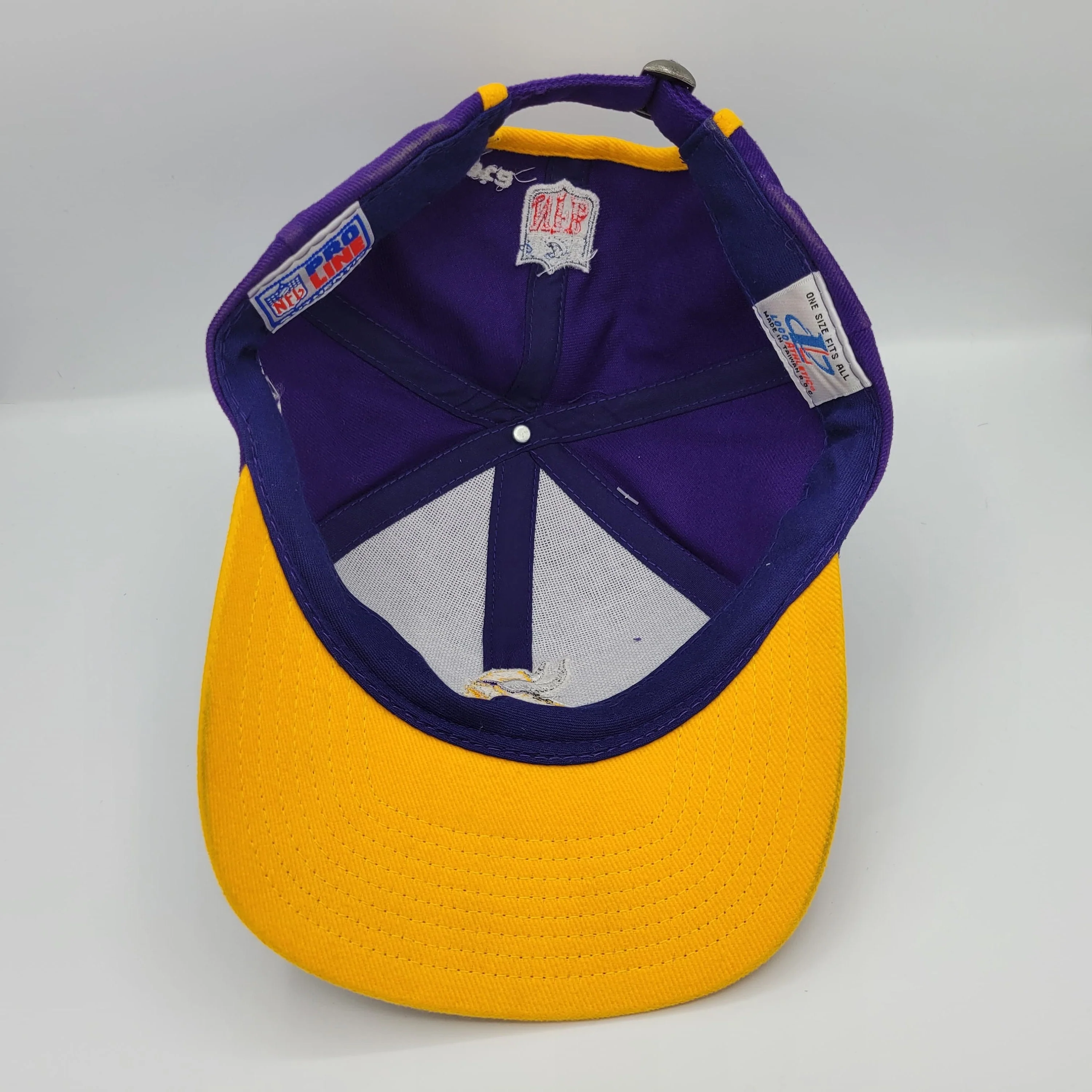 Minnesota Vikings Vintage 90s Logo Athletic Strapback Hat - One Size - Image 4